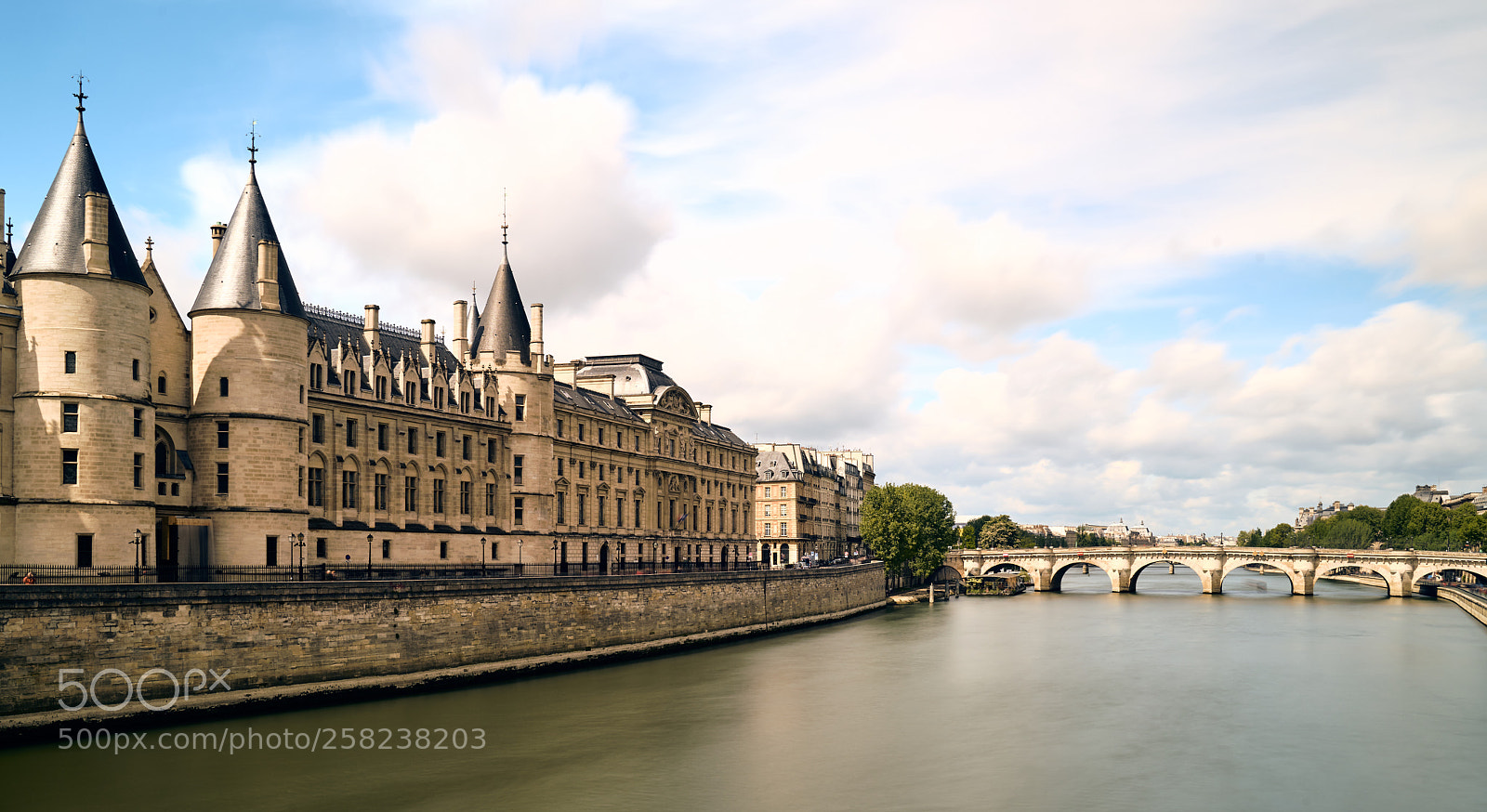 Sony a7R II sample photo. Conciergerie palace, paris photography