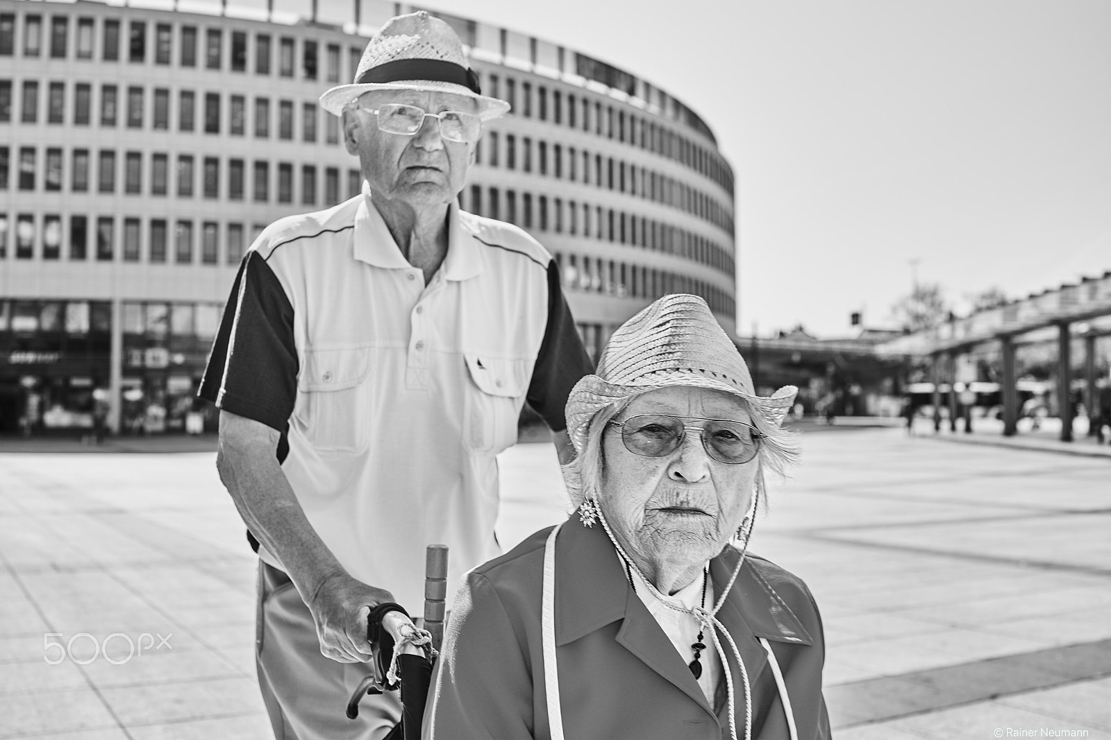 Sony Cyber-shot DSC-RX1R II sample photo. 1 mann und 1 frau b&w photography