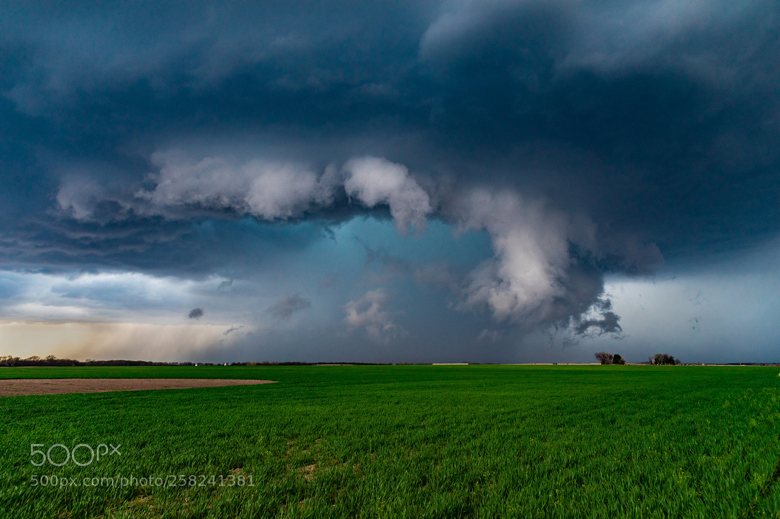 Canon EOS 5D Mark IV sample photo. Kansas tornadic supercell photography