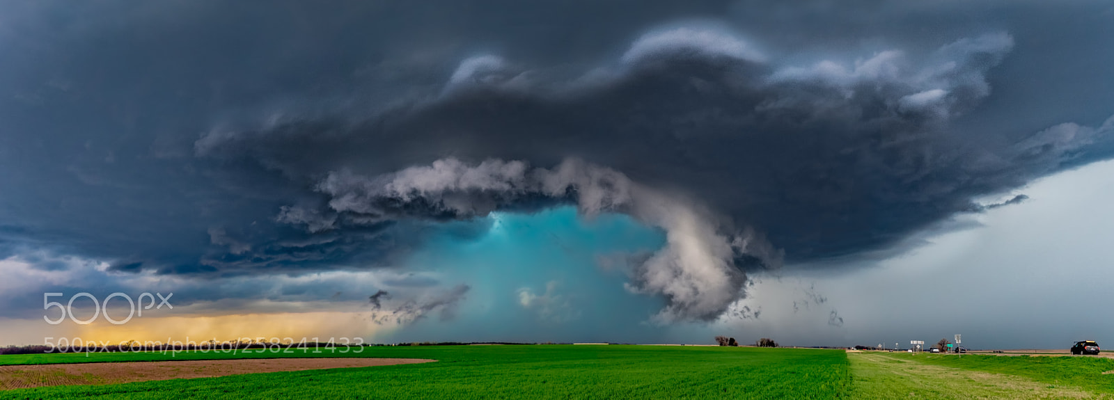 Canon EOS 5D Mark IV sample photo. Kansas tornadic supercell photography