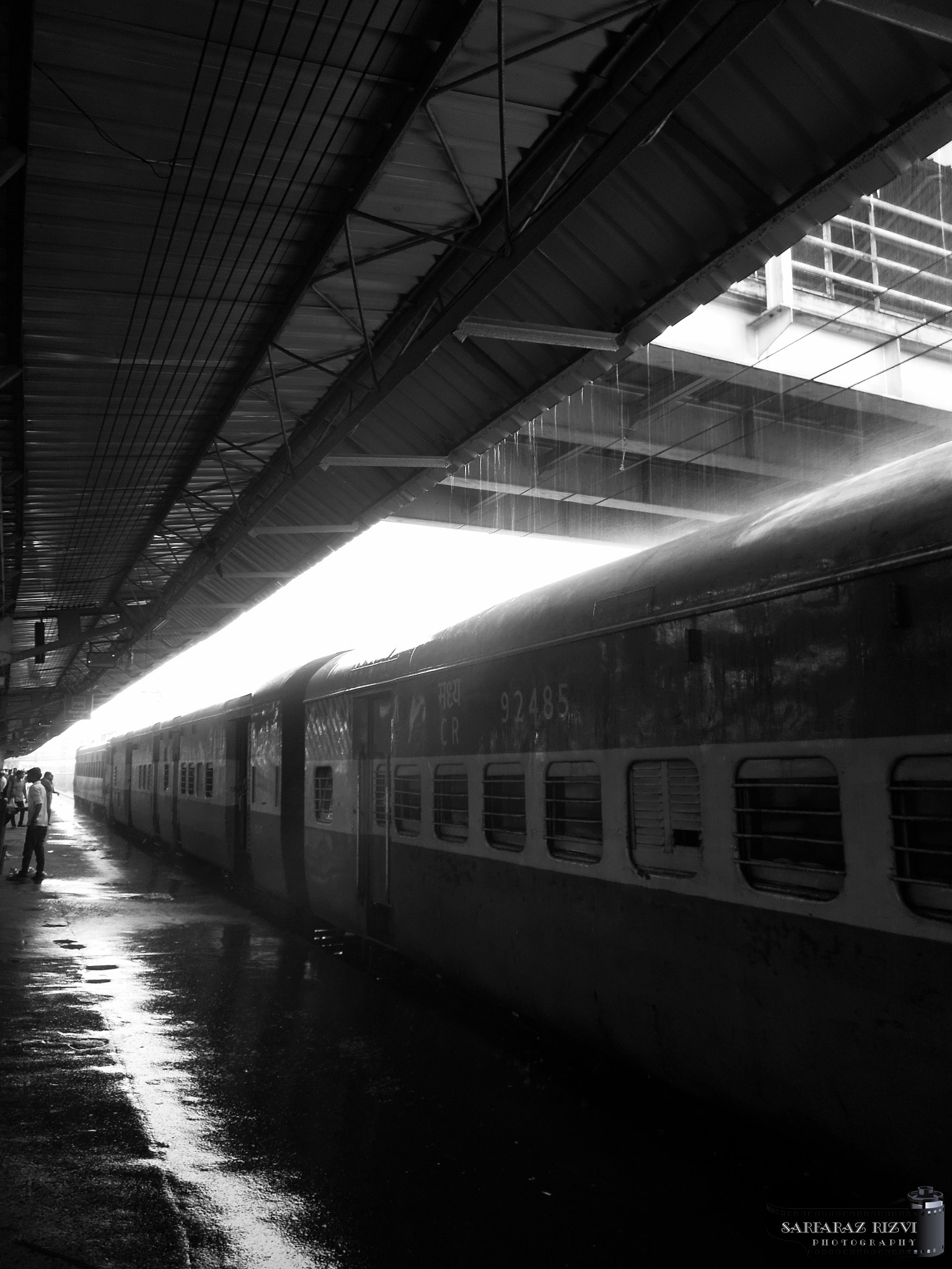 Nikon Coolpix S8200 sample photo. Shower on rail.. photography