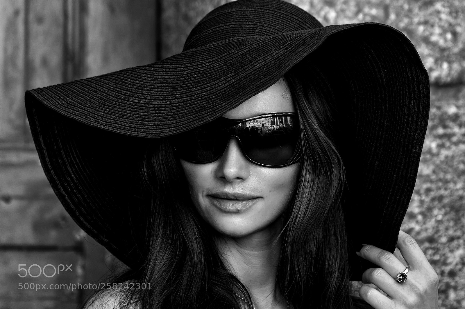 Canon EOS 7D sample photo. Lady with a hat photography