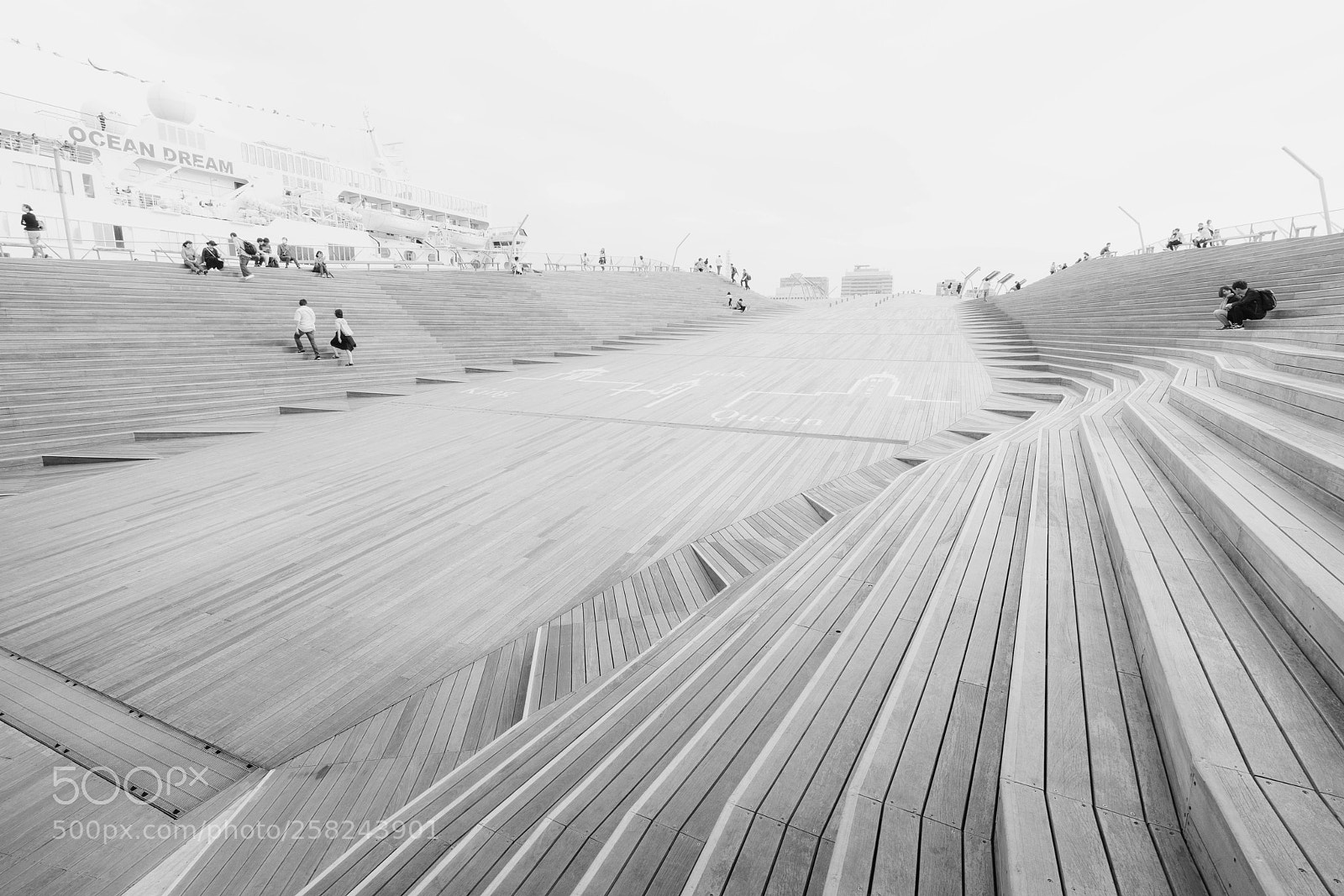 Sony a7R II sample photo. Ōsanbashi pier, yokohama photography