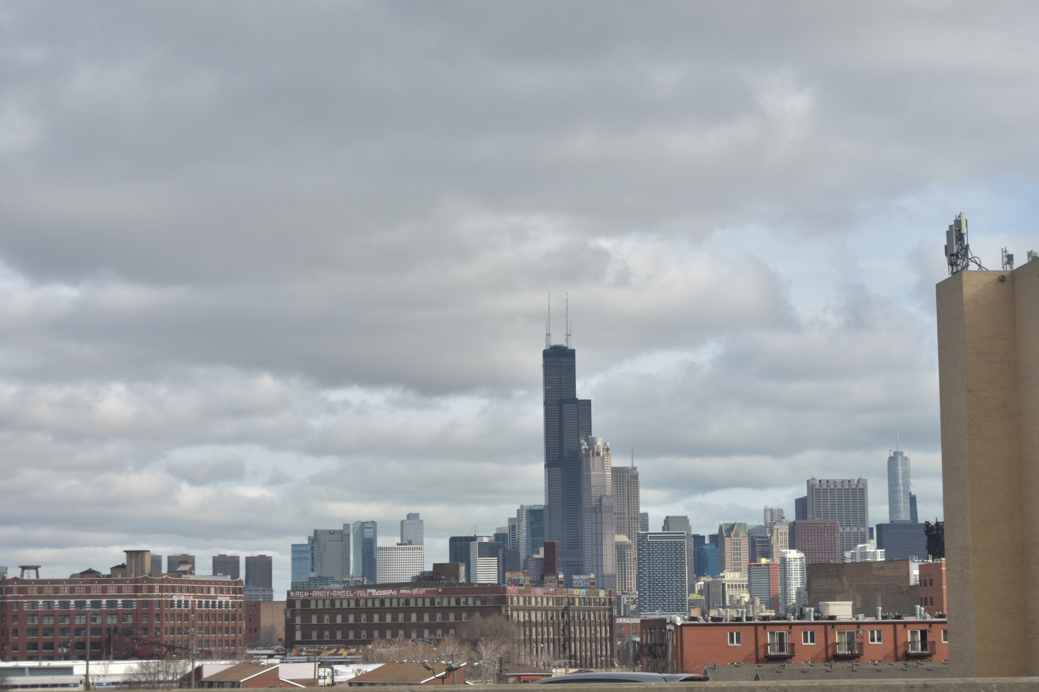Nikon D3400 sample photo. Clouds over chicago photography
