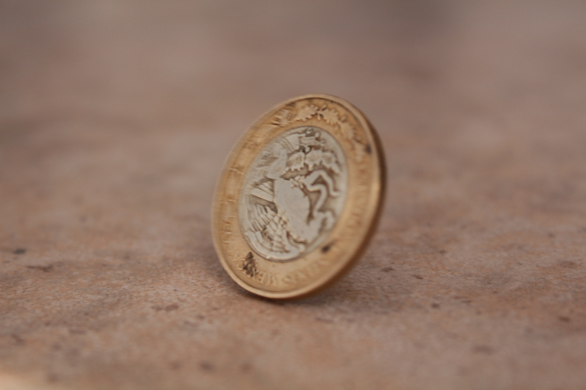 Canon EOS 650D (EOS Rebel T4i / EOS Kiss X6i) sample photo. Moneda photography