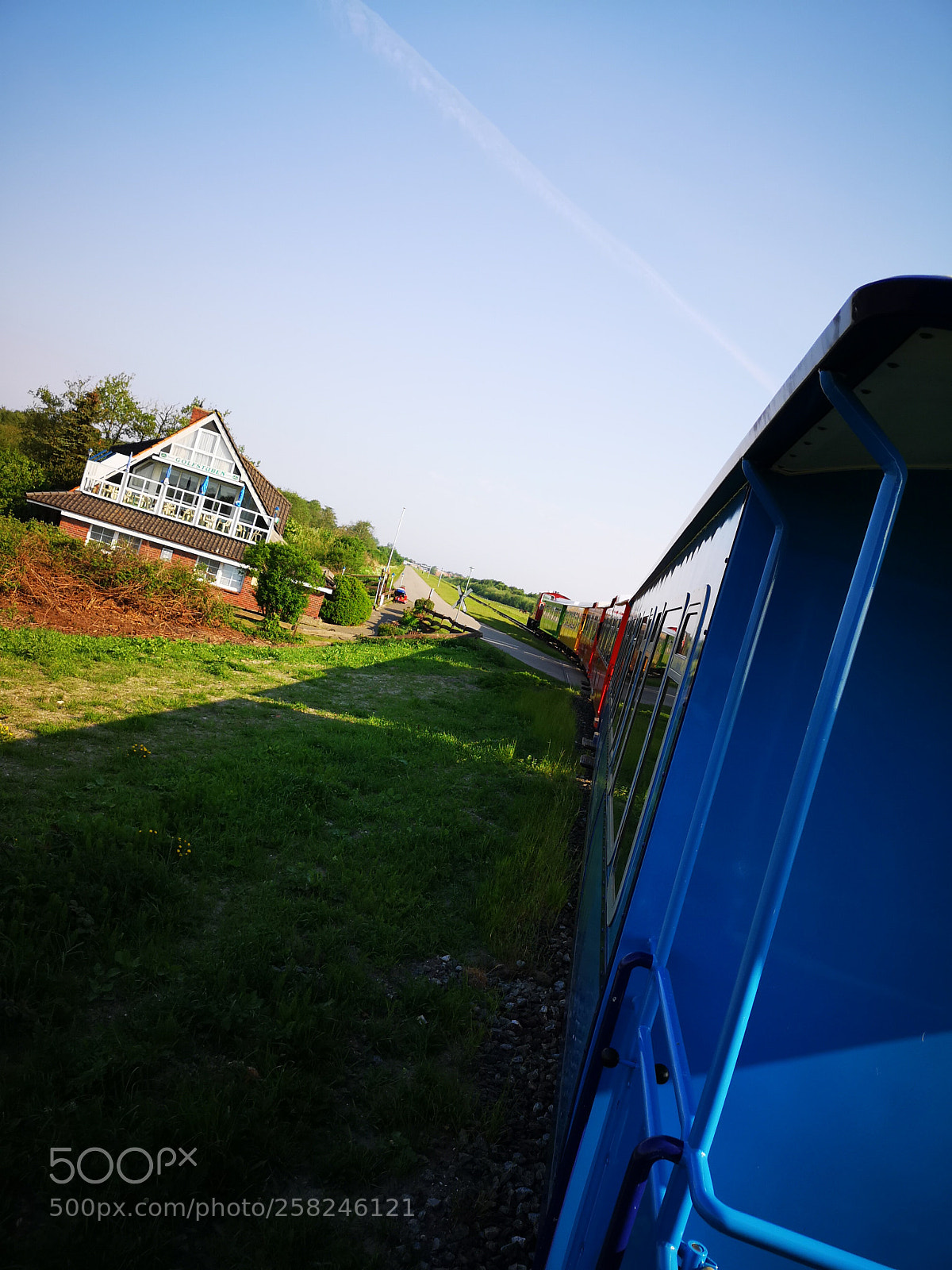 HUAWEI CLT-L29 sample photo. Langeoog train photography