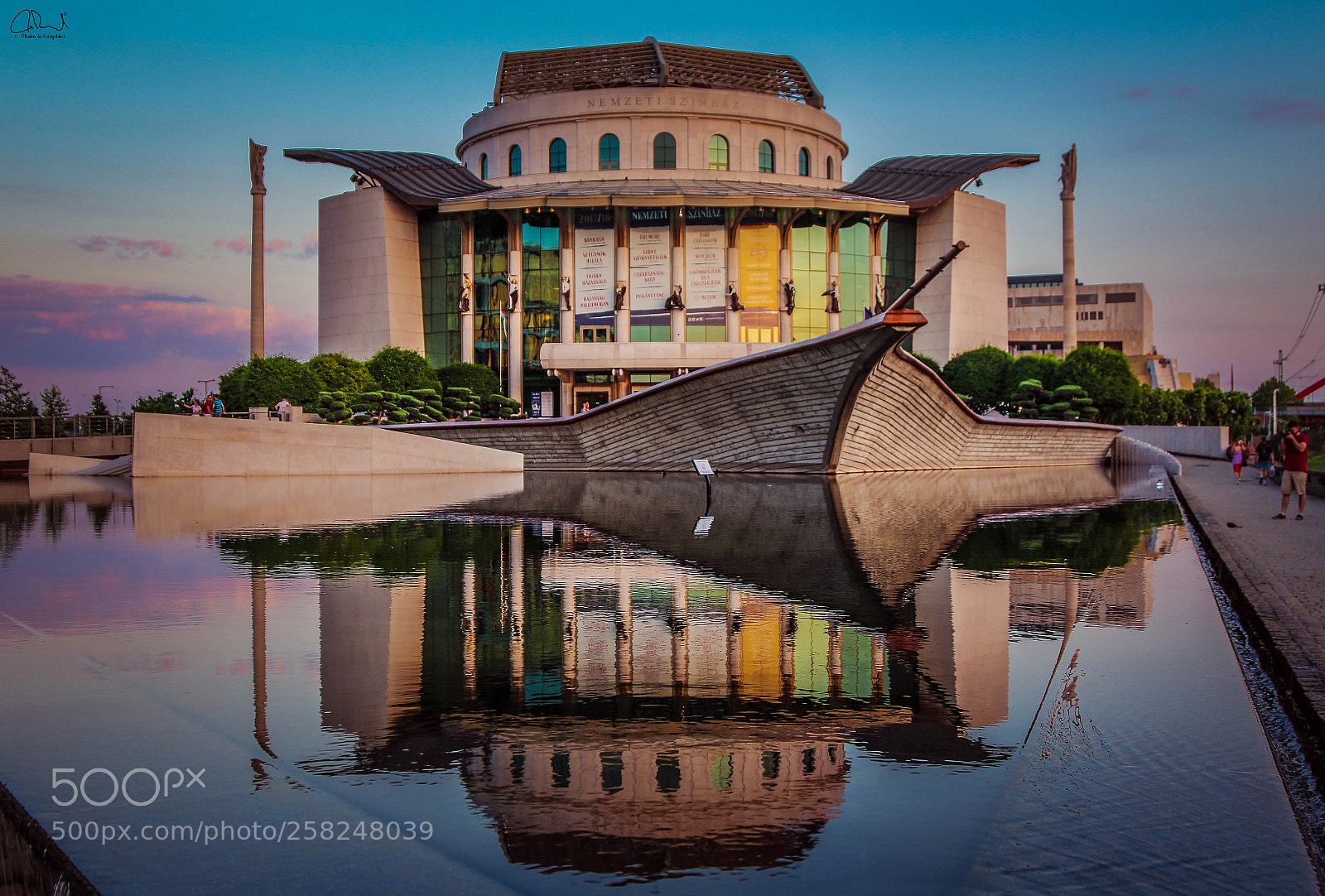 Canon EOS 70D sample photo. National theatre photography