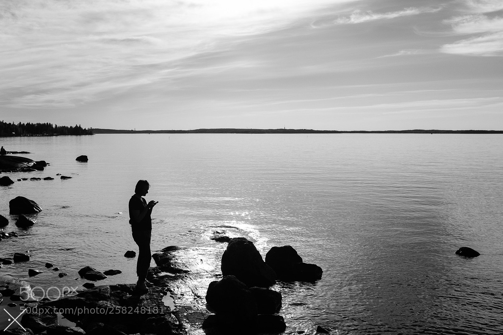 Fujifilm X100F sample photo. Feeding the fish photography