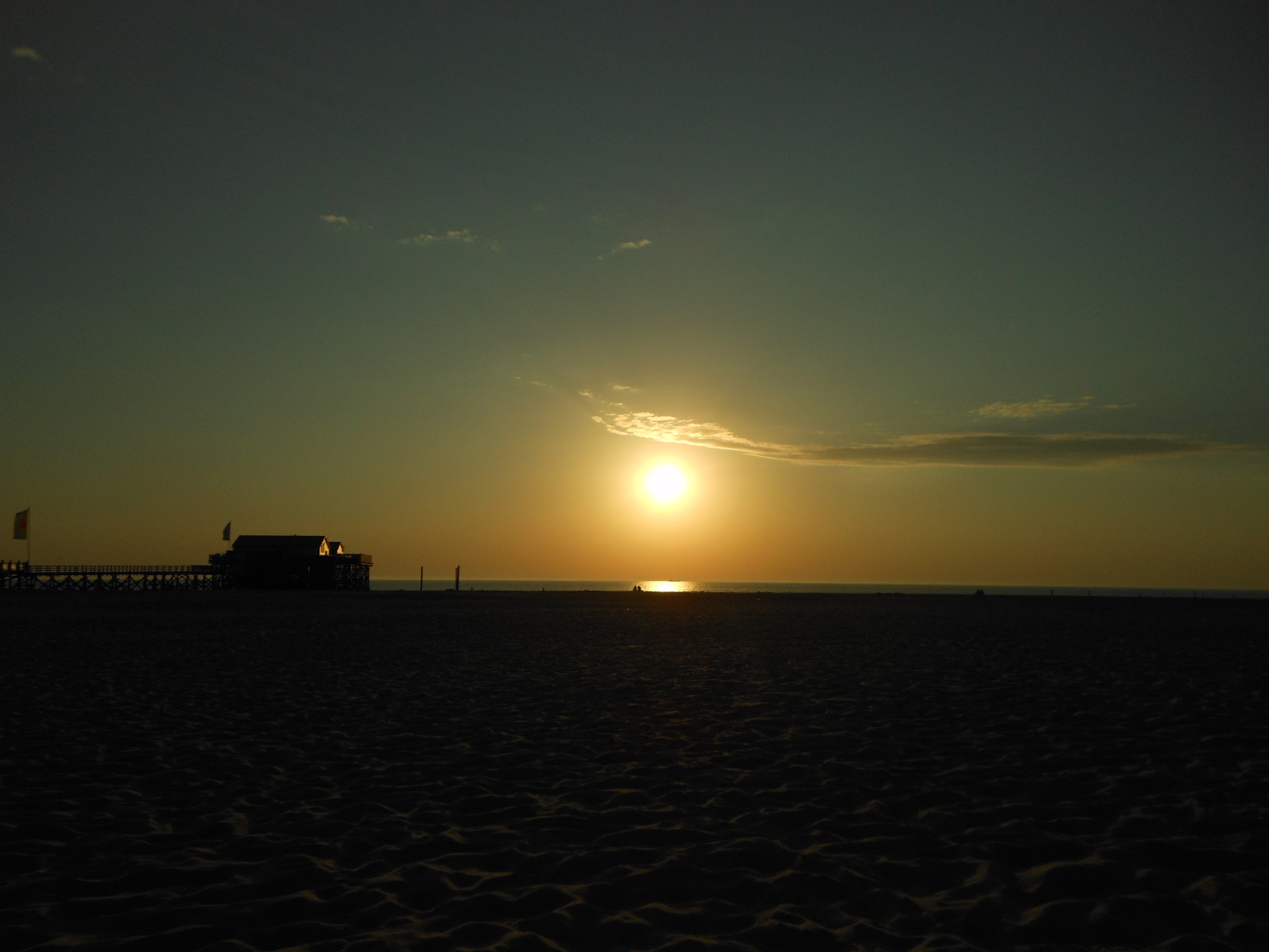 Nikon Coolpix S6200 sample photo. Calm and bright sunset spo photography