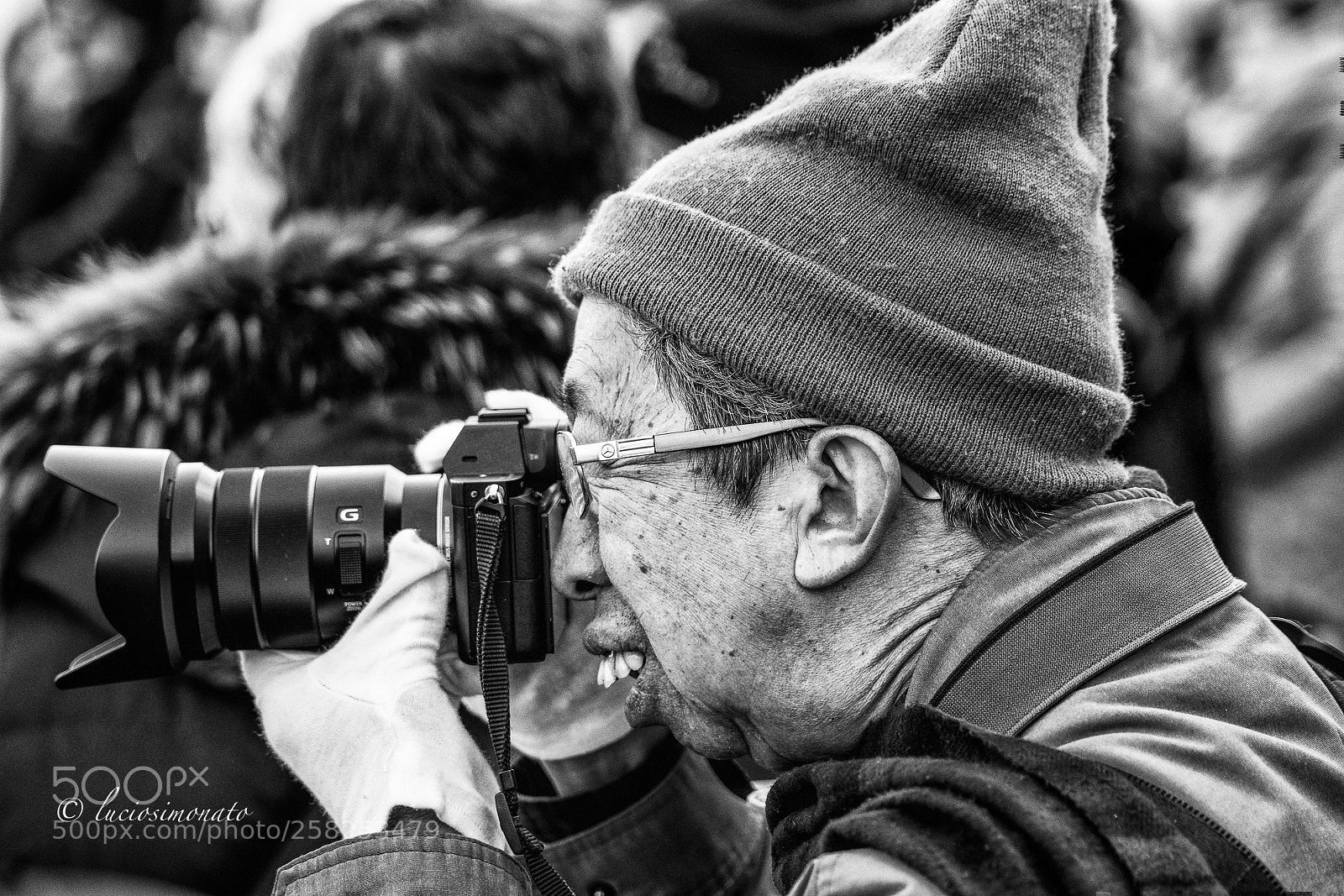 Sony a99 II sample photo. Photographer with white gloves photography