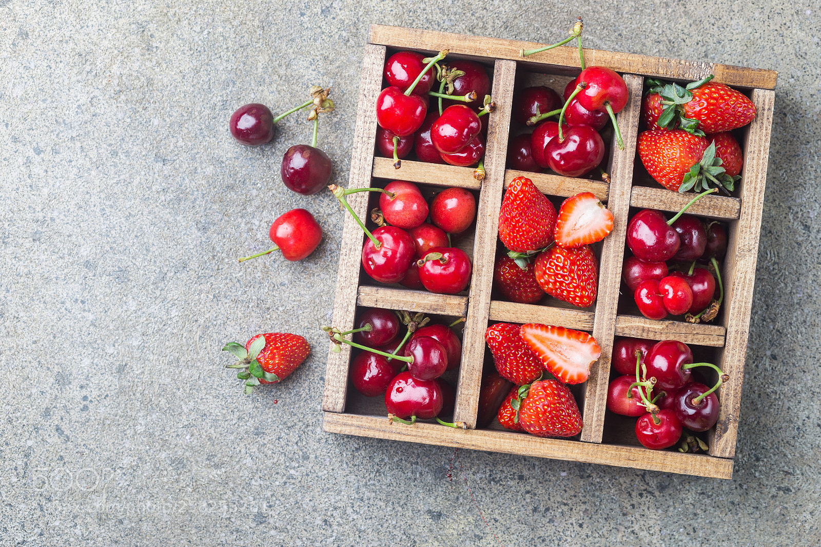Canon EOS 6D sample photo. Berries in vintage wooden photography