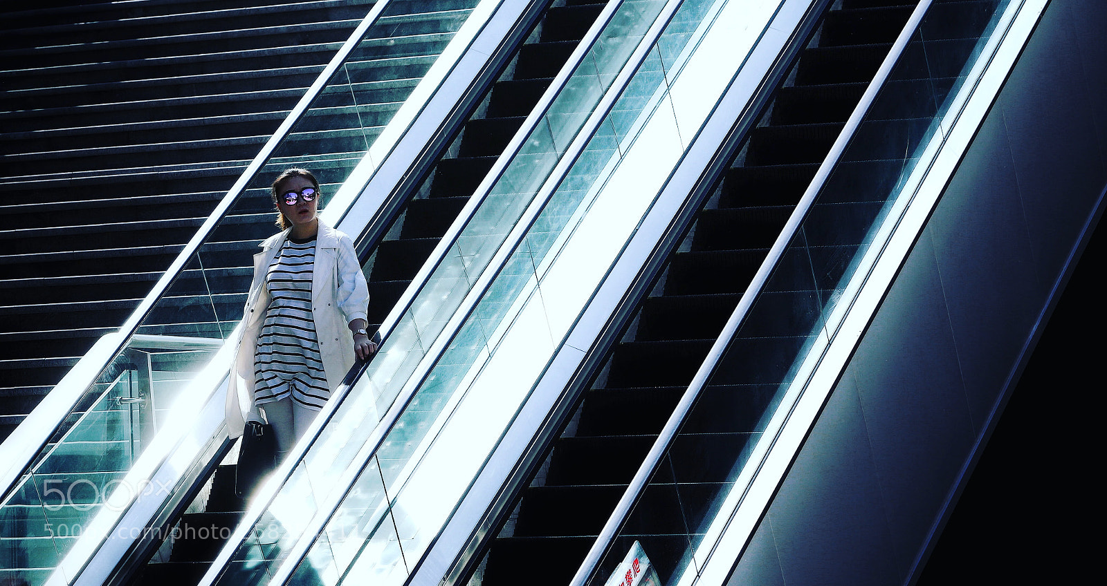 Canon EOS 6D Mark II sample photo. 正午 photography