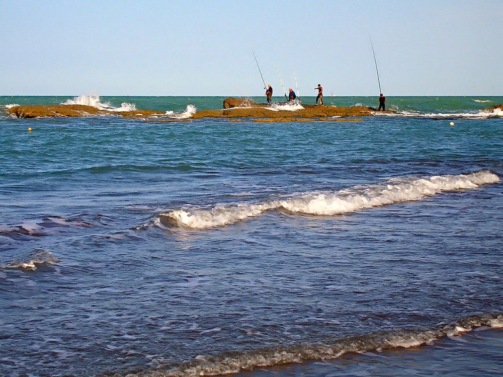 Olympus SP320 sample photo. Fishing on the caspian sea photography