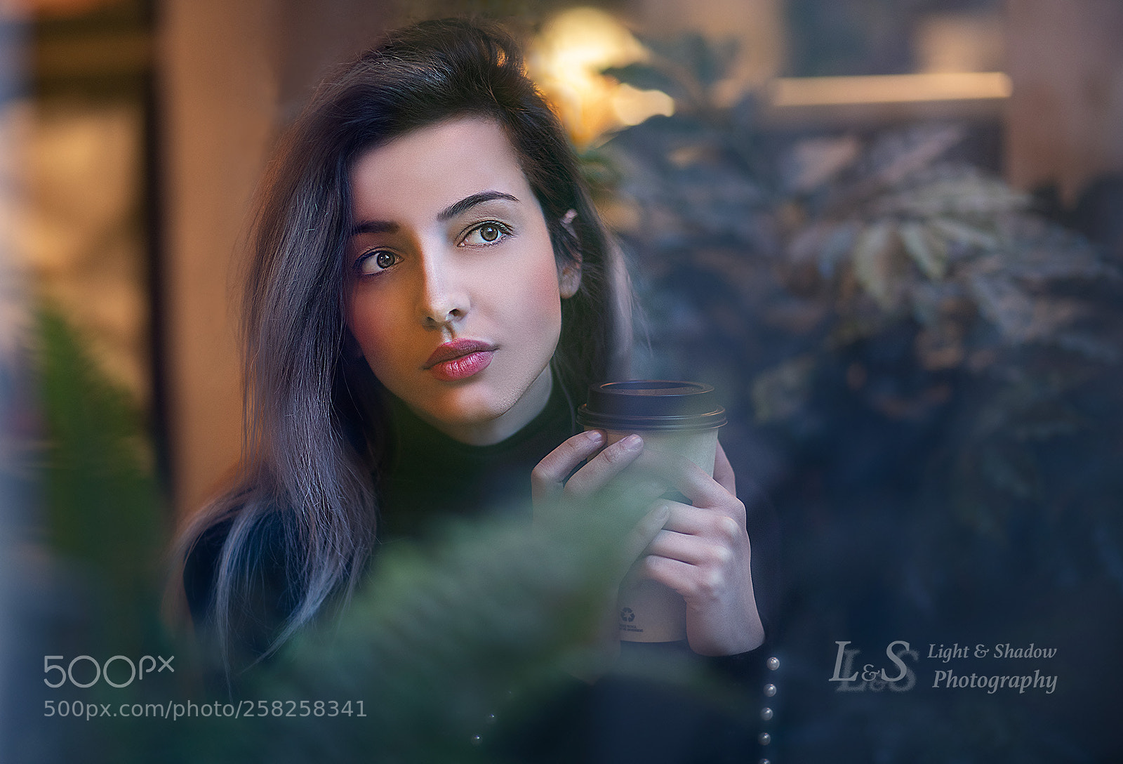 Canon EOS 6D Mark II sample photo. Girl in coffee house photography