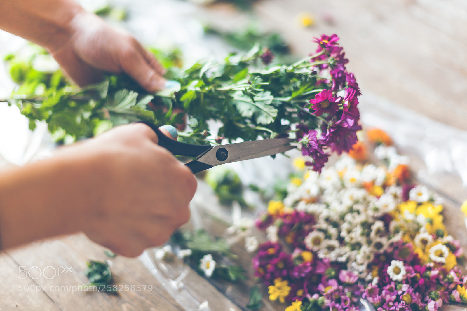 Canon EOS 5D Mark II sample photo. Florist making flower decoration photography