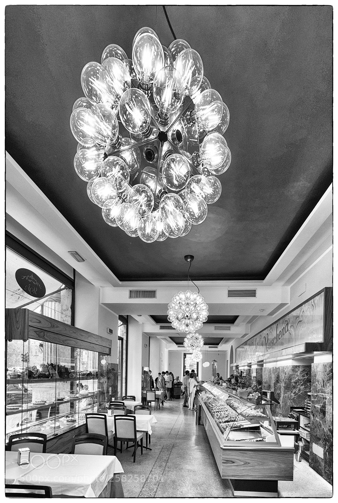 Fujifilm X-T2 sample photo. Coffee shop,rome. dscf1886-4.jpg photography