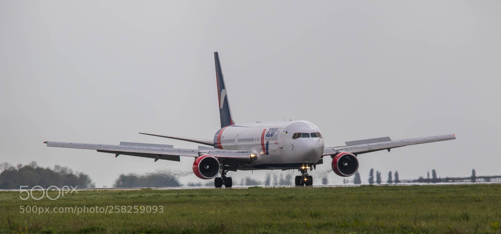 Canon EOS 7D Mark II sample photo. Boeing 767 photography