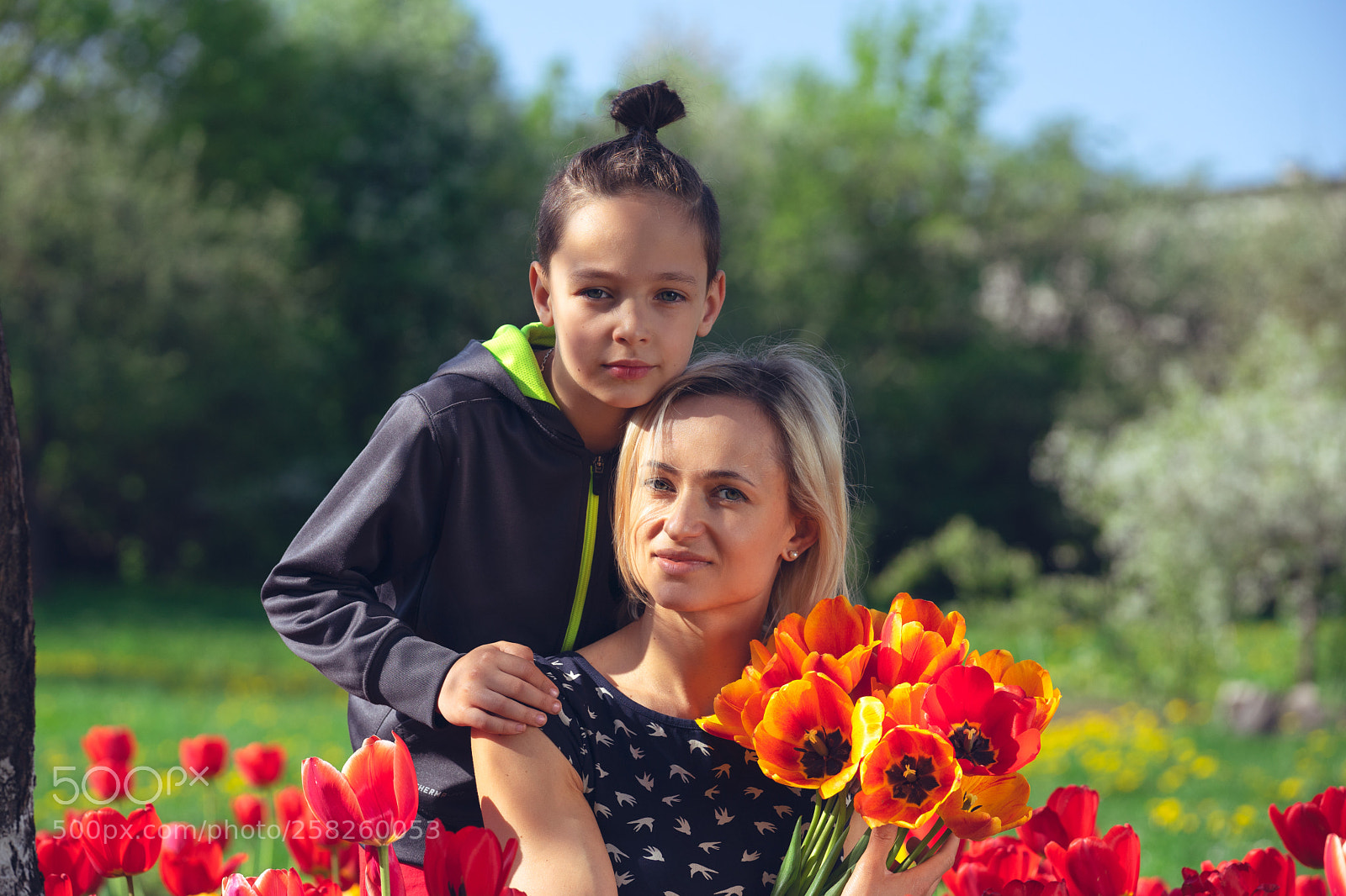 Sony a7 II sample photo. Mother with two sons photography