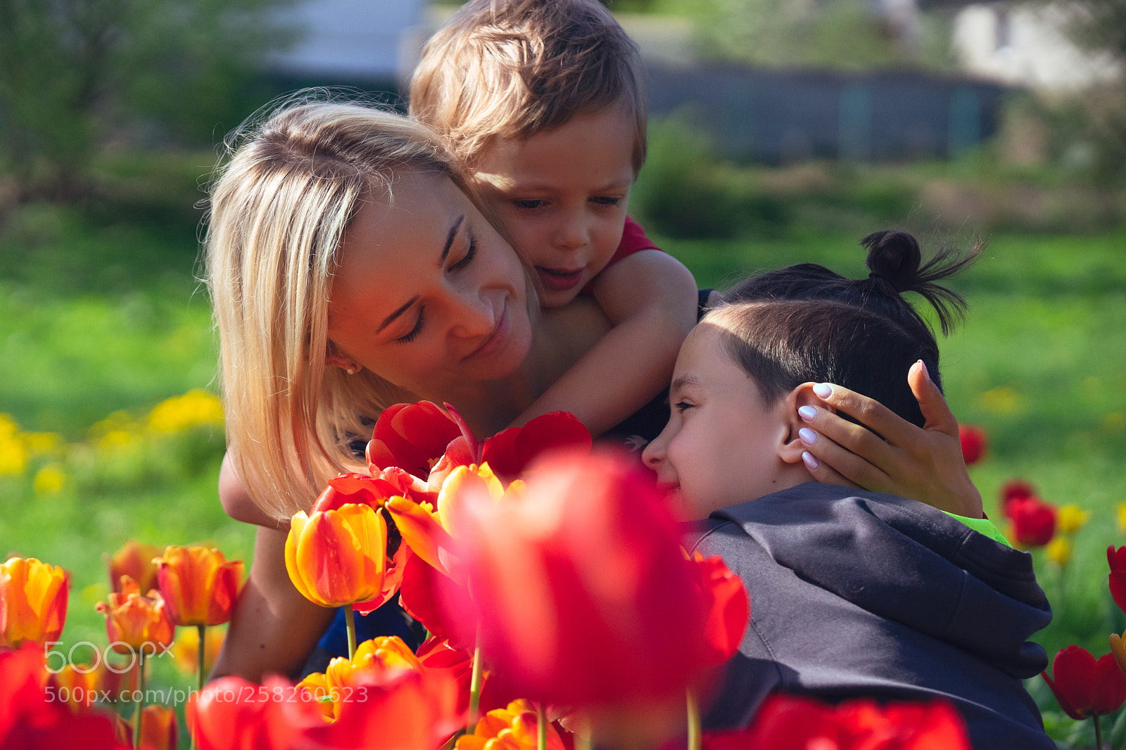 Sony a7 II sample photo. Mother with two sons photography