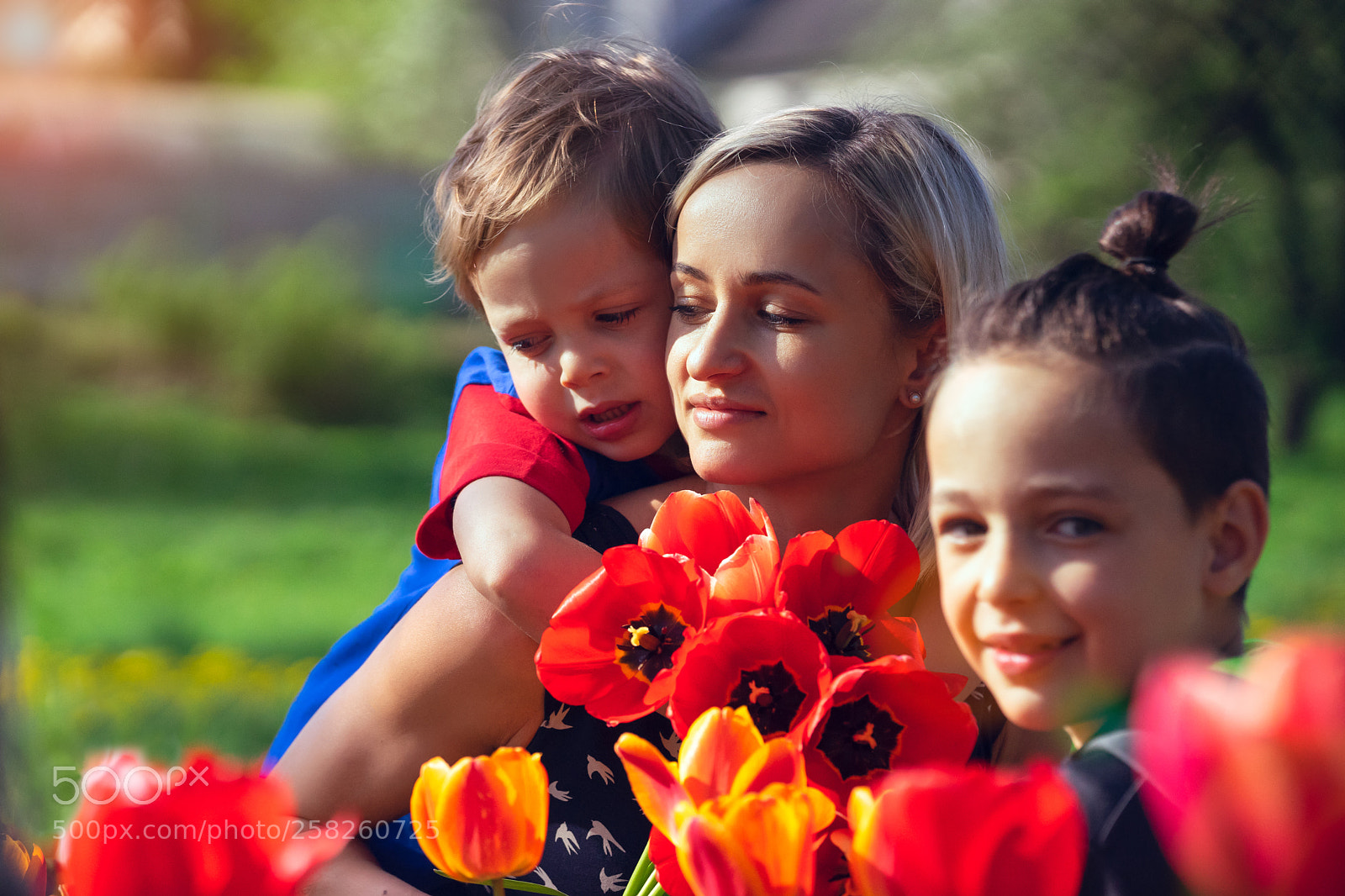 Sony a7 II sample photo. Mother with two sons photography