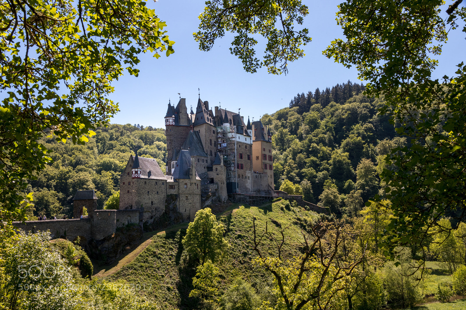 Canon EOS 80D sample photo. Castle eltz photography