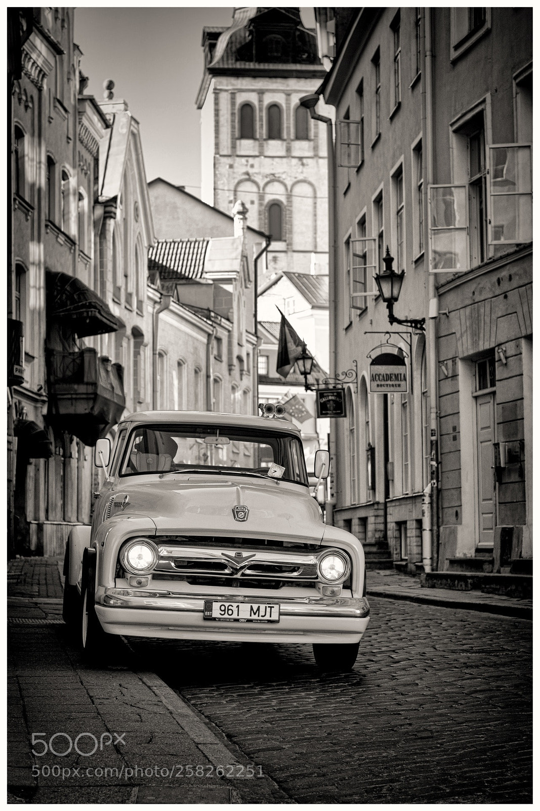Fujifilm X-T20 sample photo. Vintage truck photography