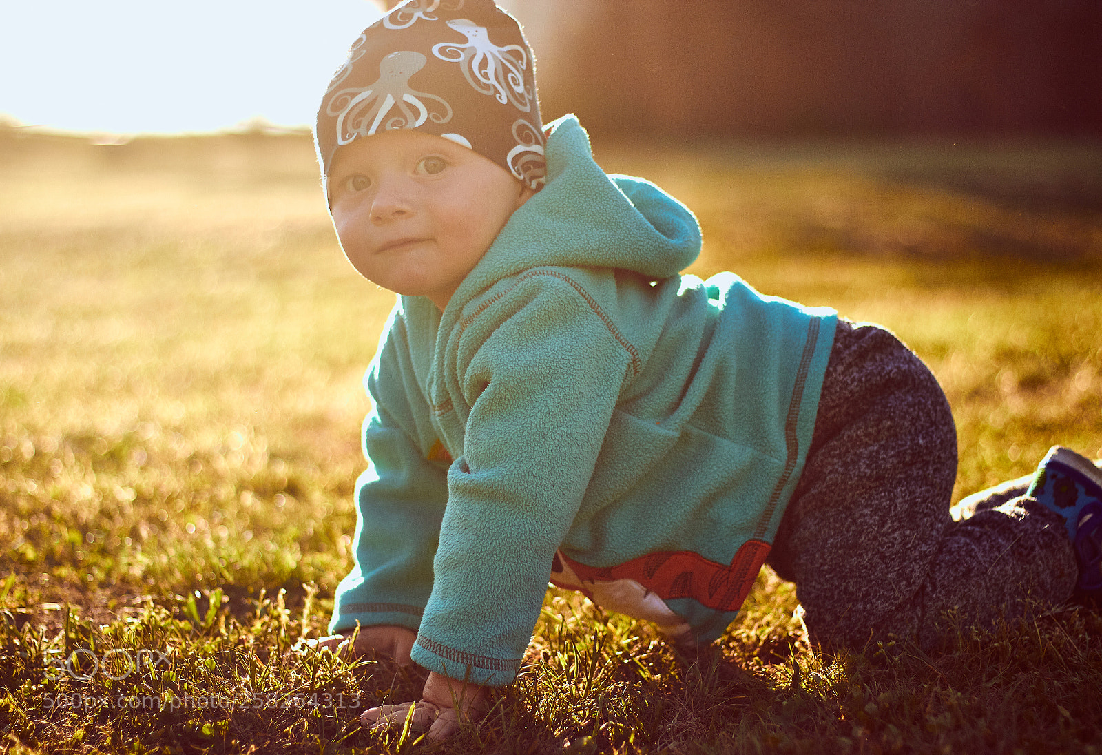Canon EOS 600D (Rebel EOS T3i / EOS Kiss X5) sample photo. Little walker on the photography