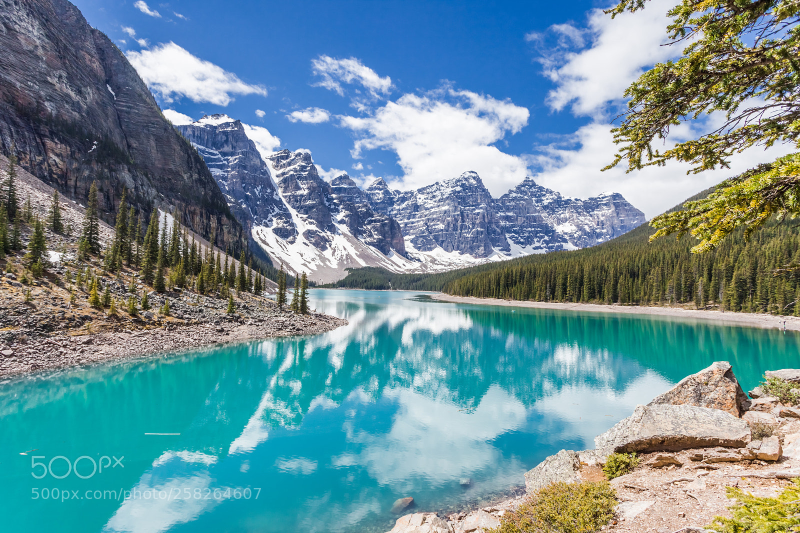 Canon EOS 5D Mark II sample photo. Moraine lake in banff photography