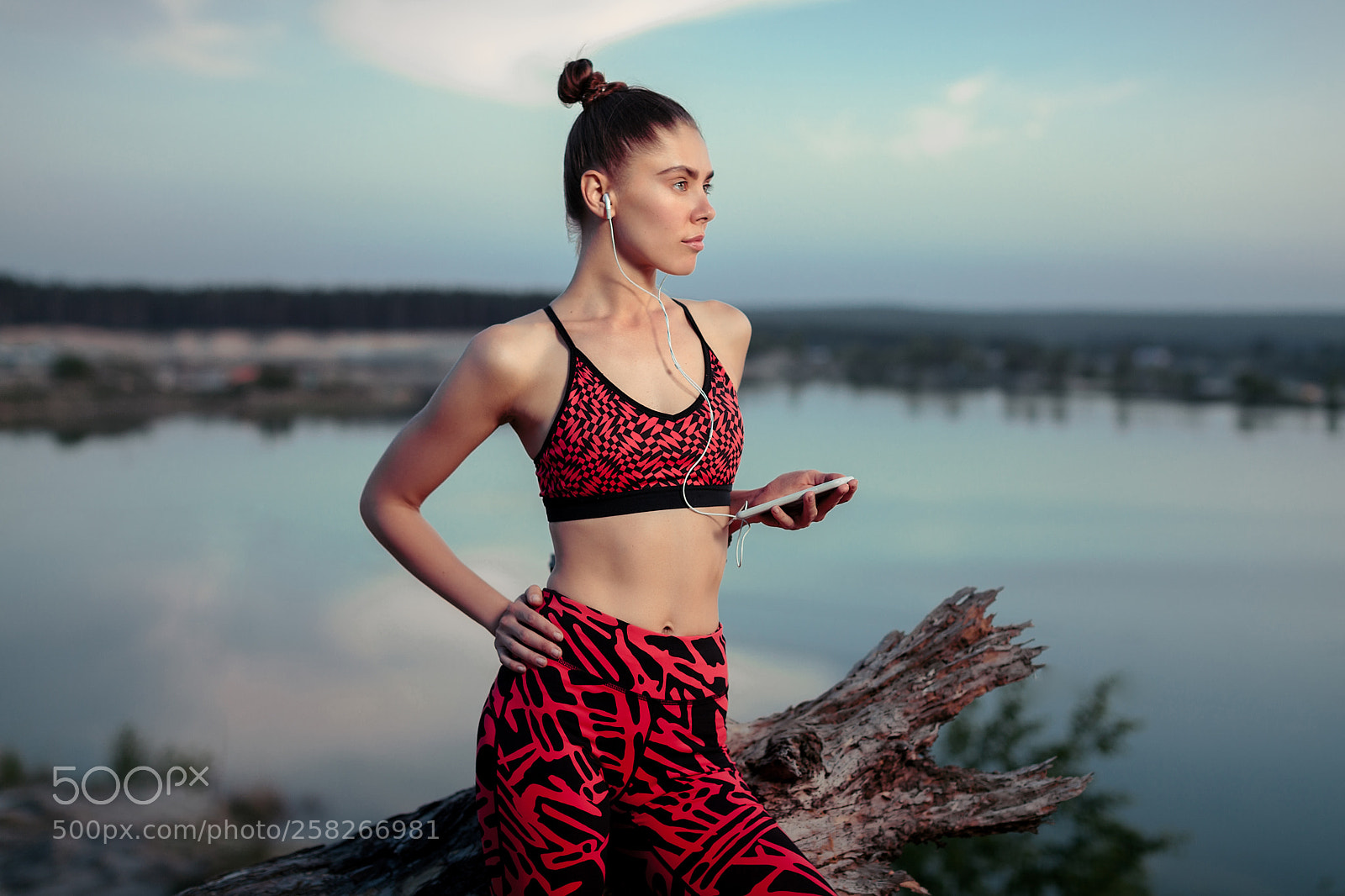 Canon EOS 5D Mark II sample photo. A beautiful brunette girl photography