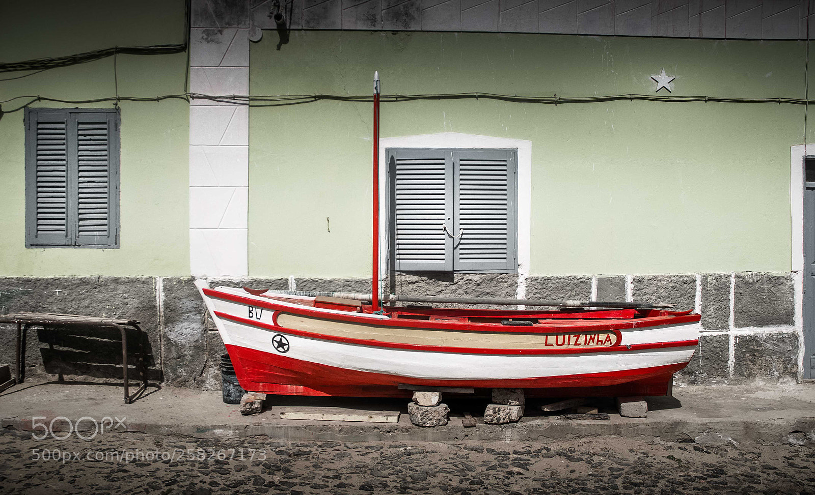 Nikon D300 sample photo. Anchoring in the street photography