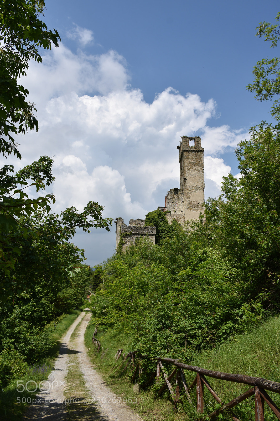Nikon D5500 sample photo. Castello di gorzegno photography