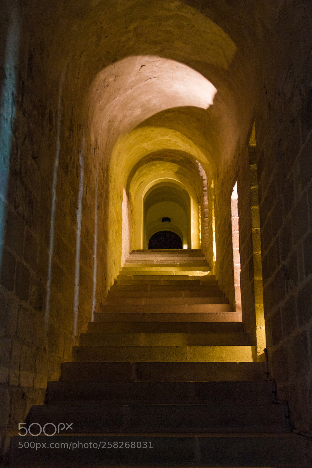 Canon EOS 550D (EOS Rebel T2i / EOS Kiss X4) sample photo. Stairs in the mont-saint-michel photography