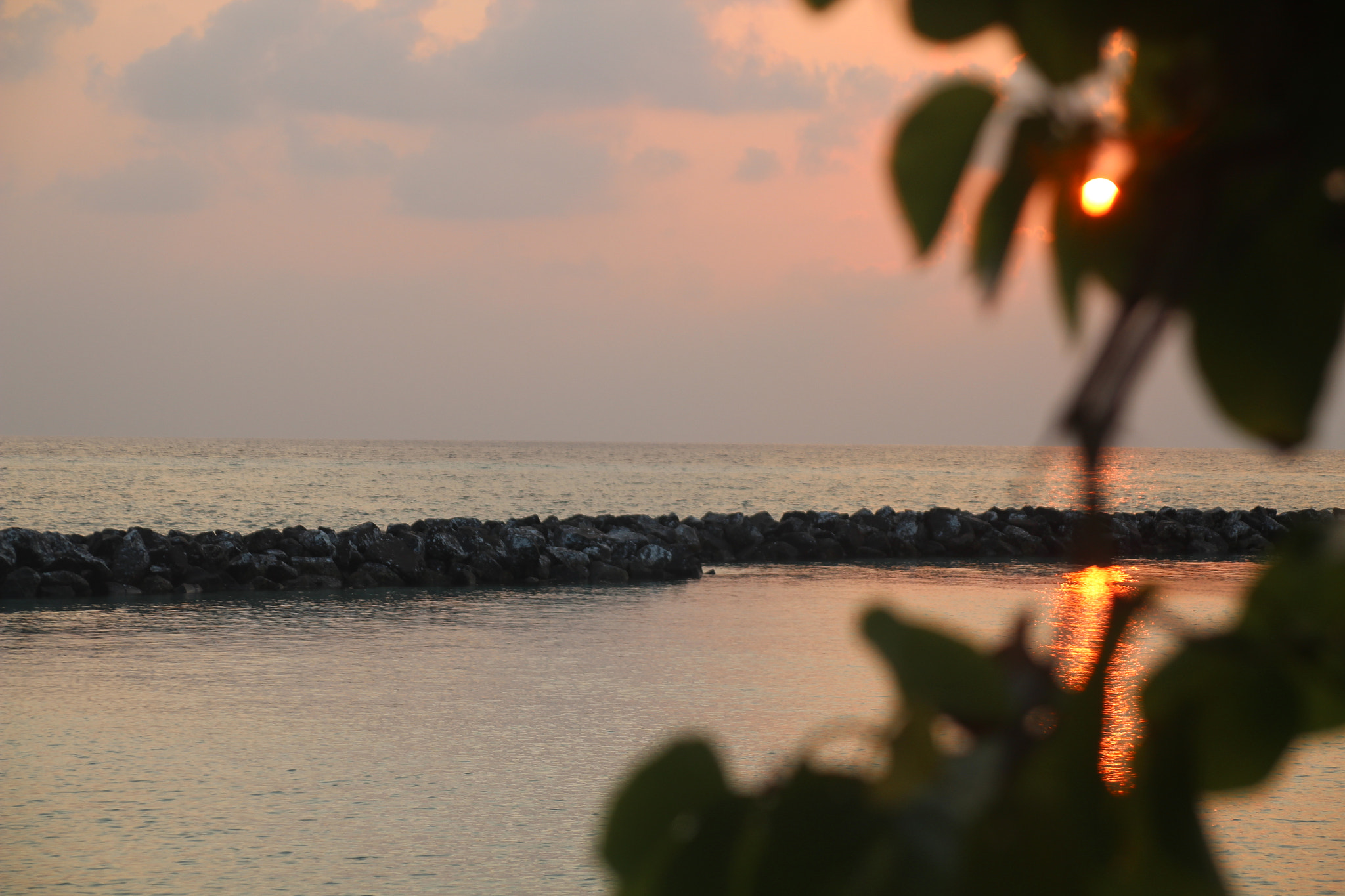 Canon EOS 1300D (EOS Rebel T6 / EOS Kiss X80) sample photo. Sunset in maldives photography