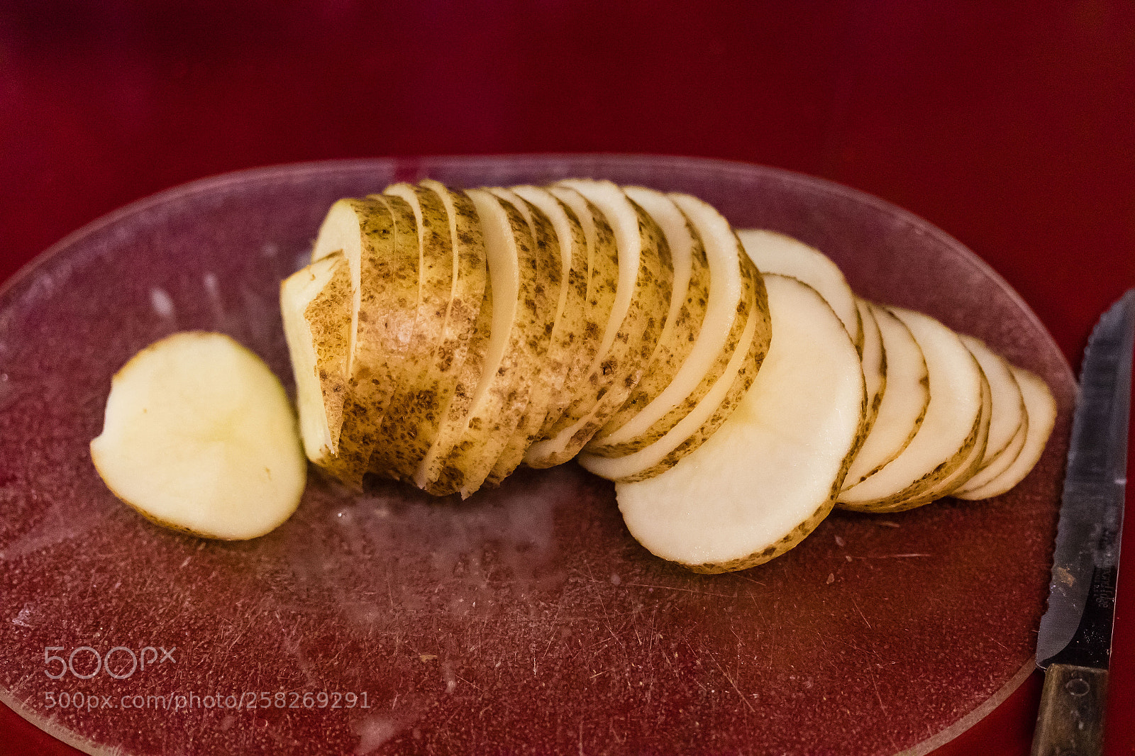 Canon EOS 7D Mark II sample photo. Sliced russet potato being photography