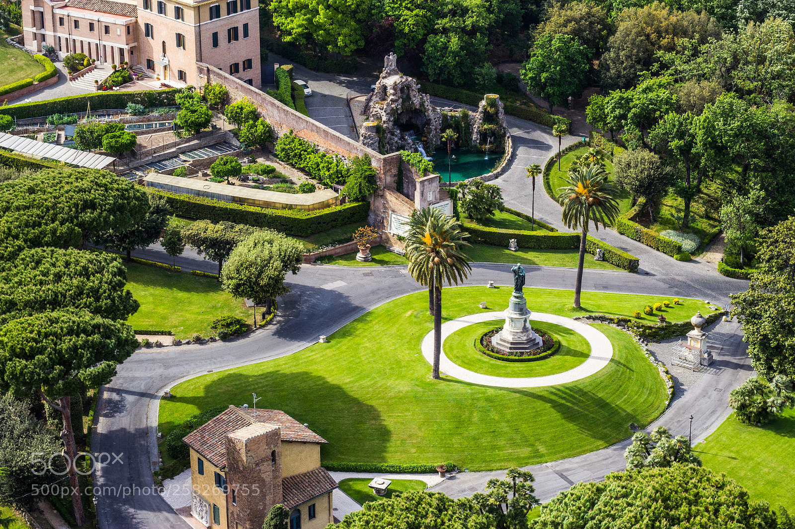 Canon EOS 600D (Rebel EOS T3i / EOS Kiss X5) sample photo. Gardens of vatican city photography