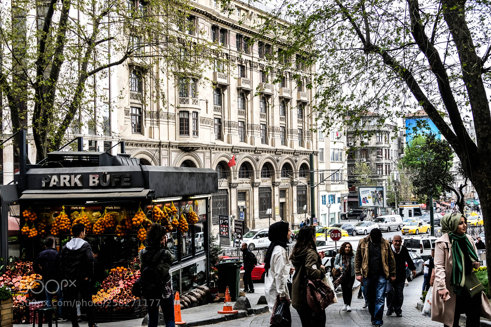 Fujifilm X-T20 sample photo. People and the city photography