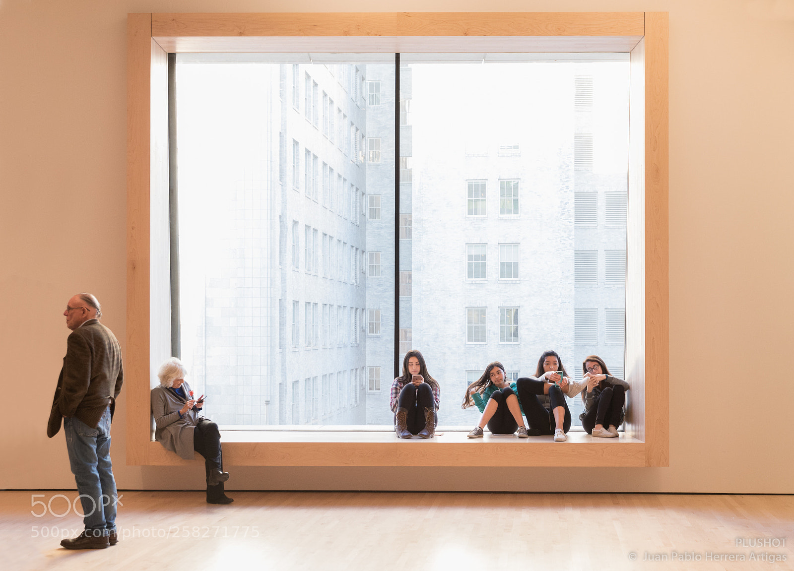 Canon EOS-1D X Mark II sample photo. Sf moma chatting photography
