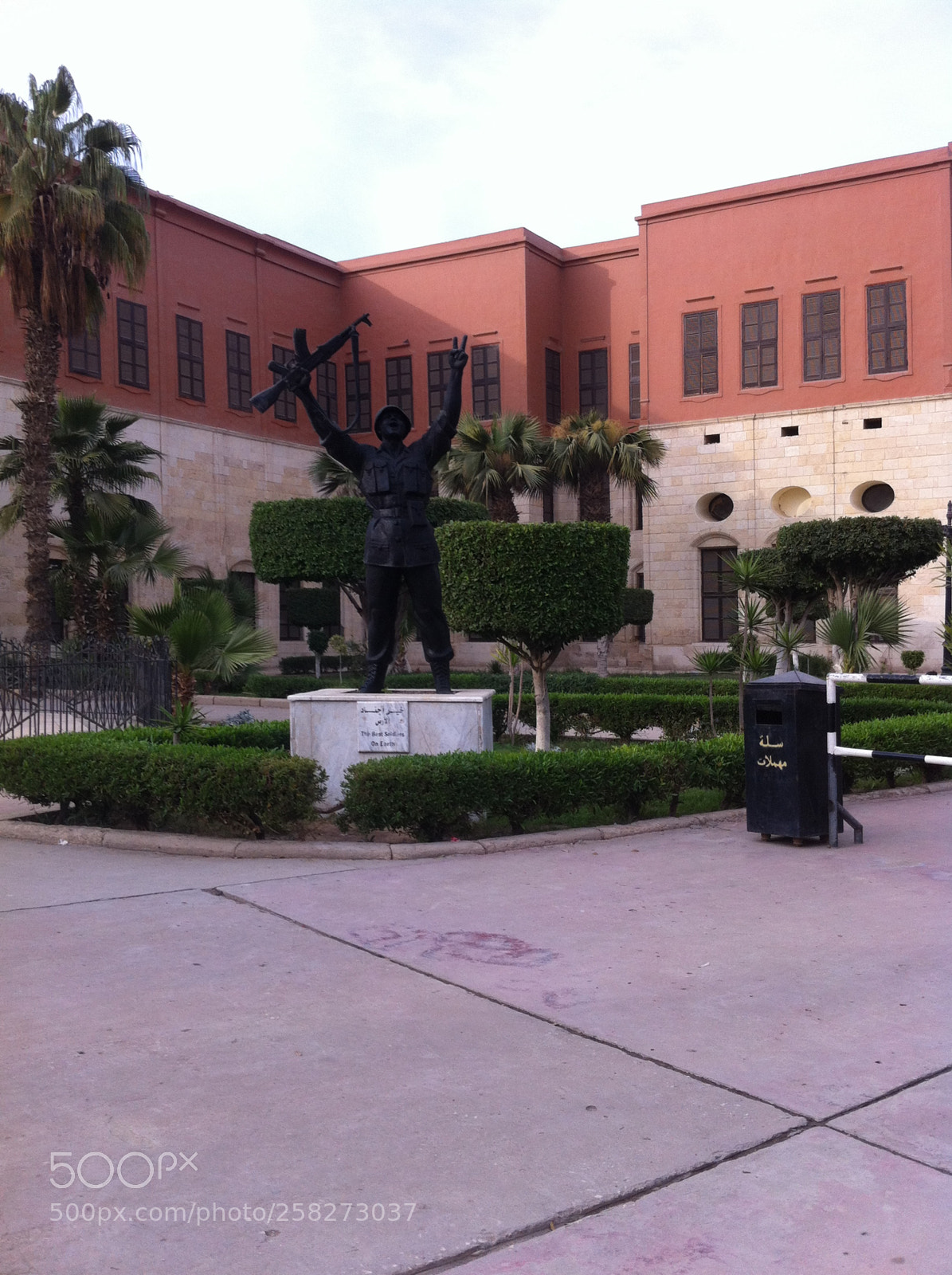 Apple iPhone 4 sample photo. Mohamed ali museum photography