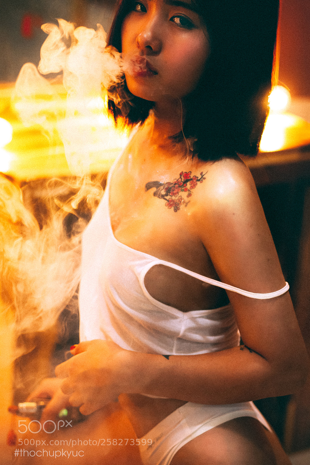 Canon EOS 5D Mark II sample photo. Yellow light photography