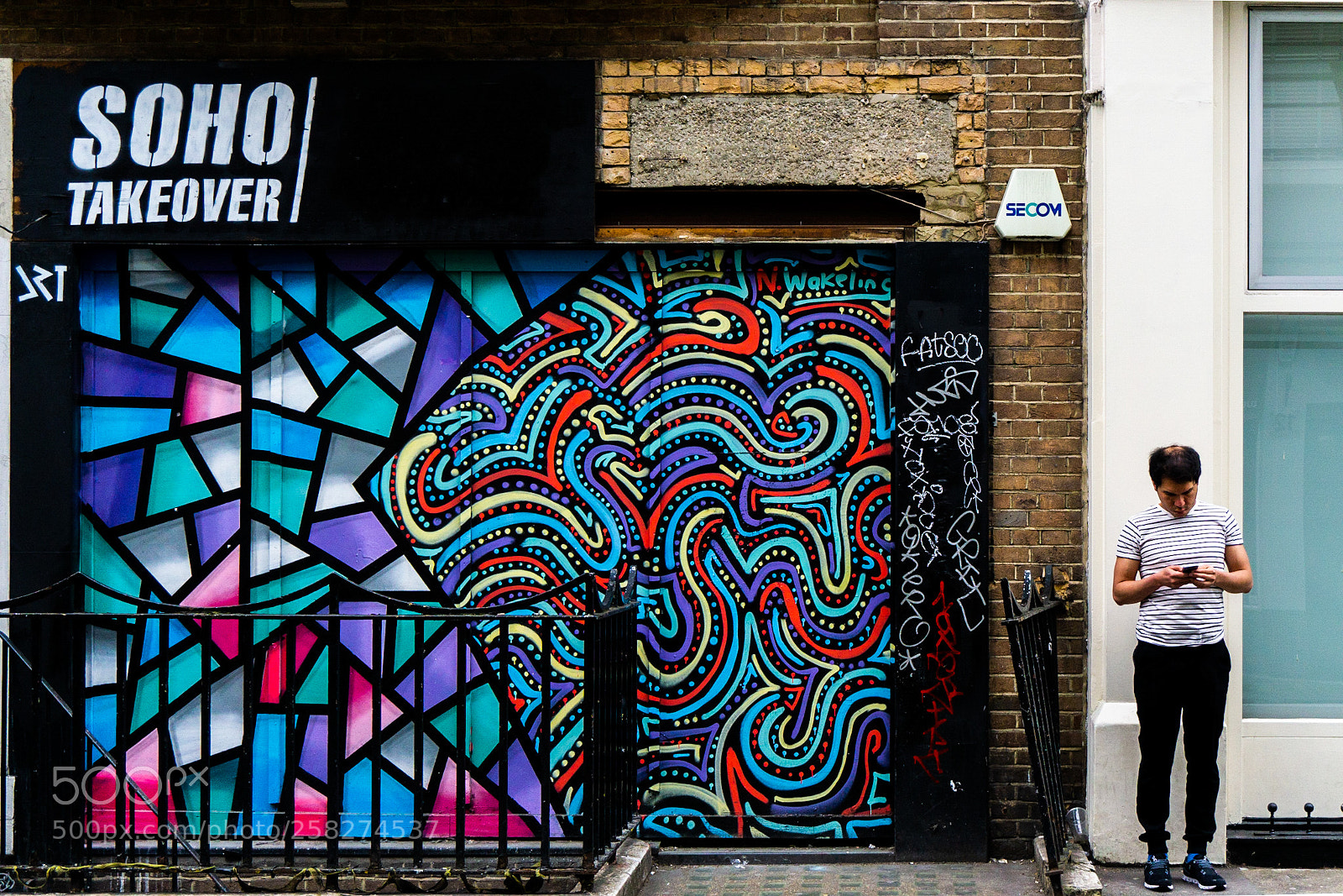 Sony a6000 sample photo. Colours in soho photography