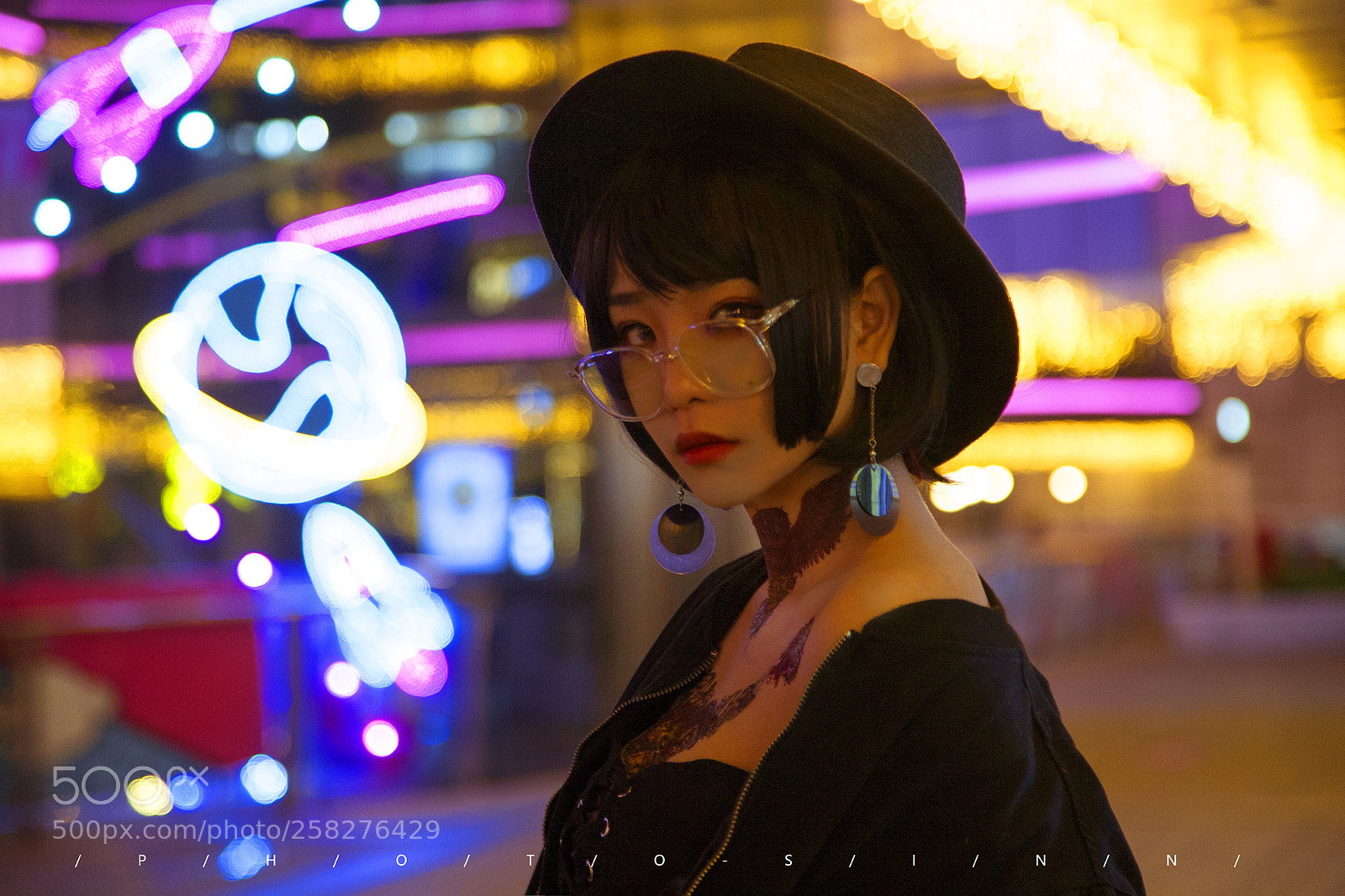 Canon EOS 5D sample photo. Neon street photography
