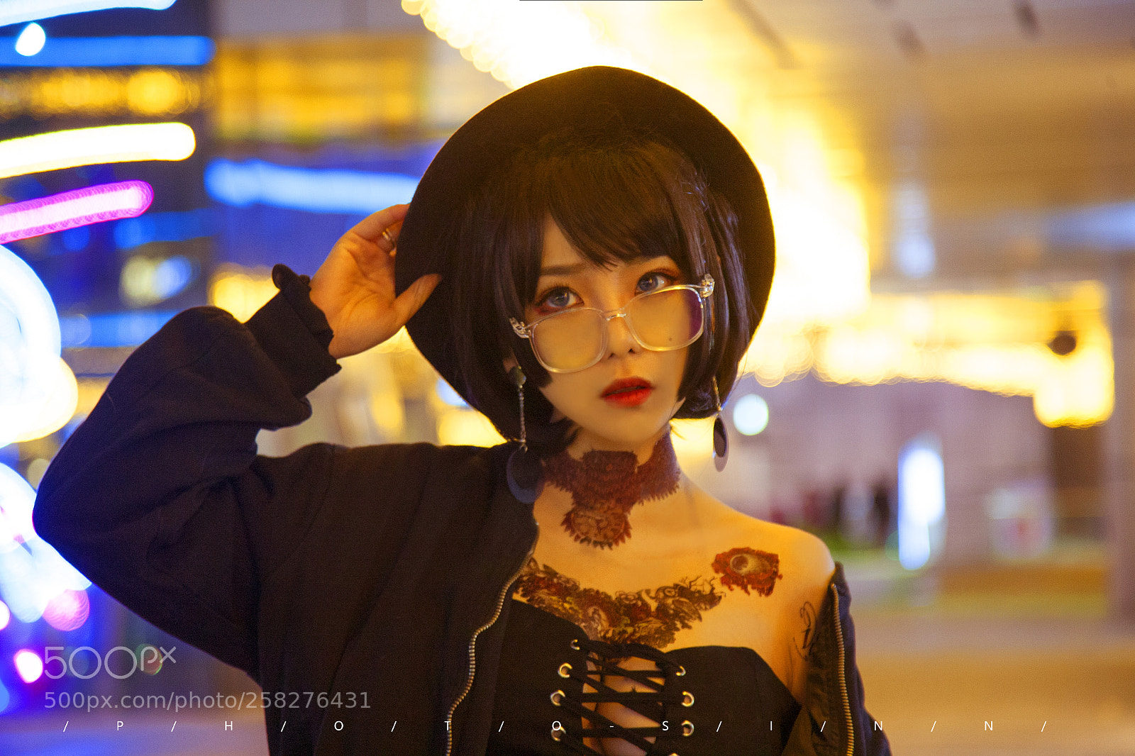 Canon EOS 5D sample photo. Neon street photography