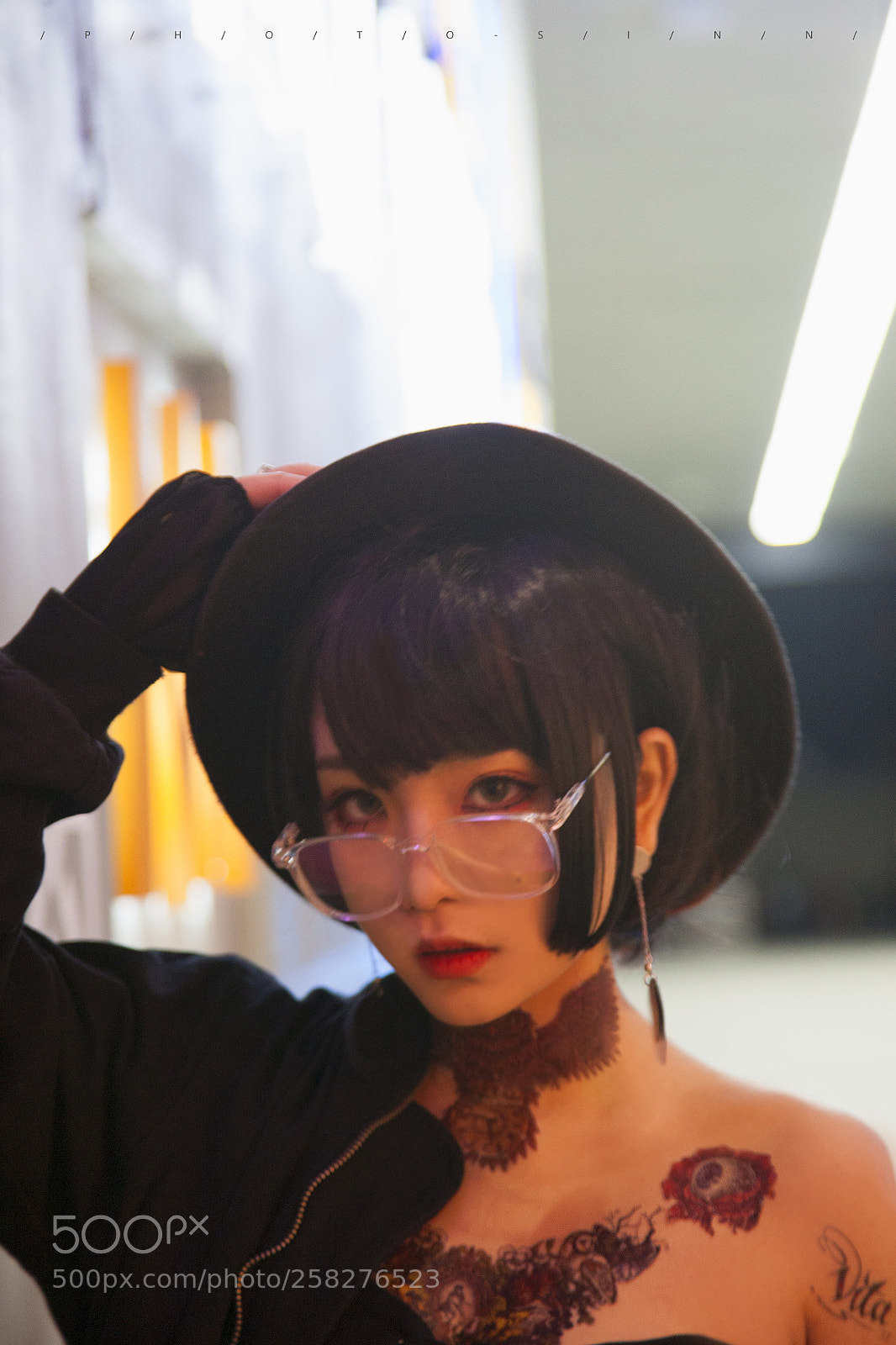 Canon EOS 5D sample photo. Neon street photography