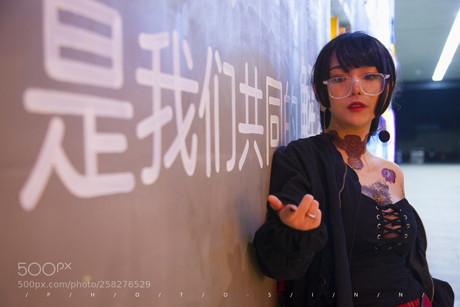Canon EOS 5D sample photo. Neon street photography