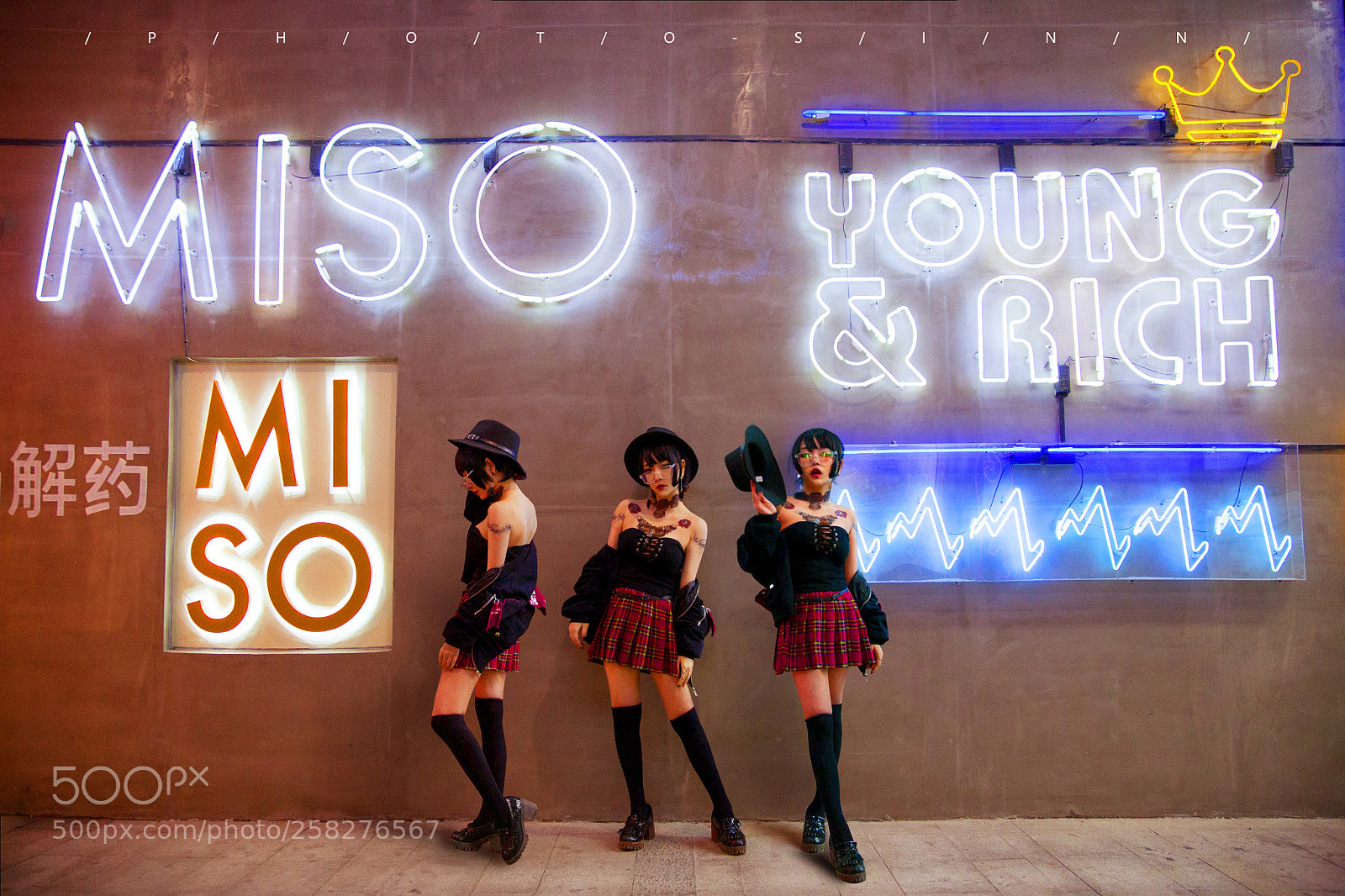 Canon EOS 5D sample photo. Neon street photography