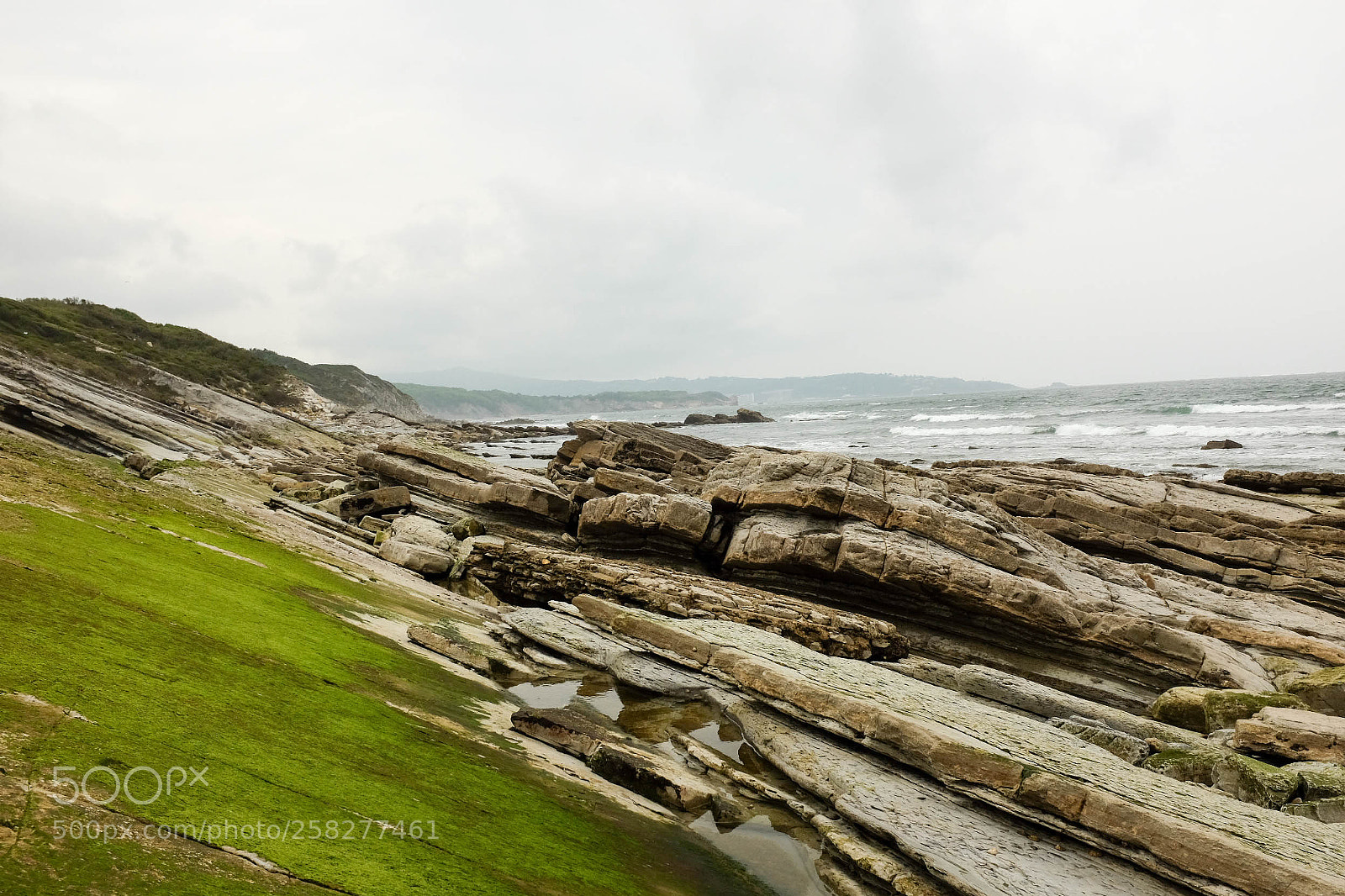 Fujifilm X100T sample photo. Grpaysbasque biarritz photography