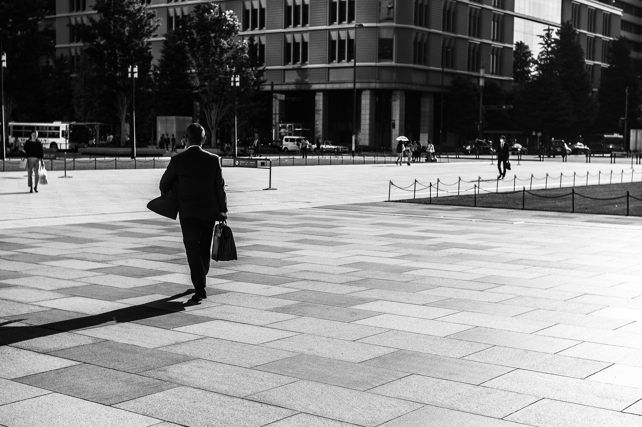 Leica M-Monochrom sample photo. At tokyo station square photography