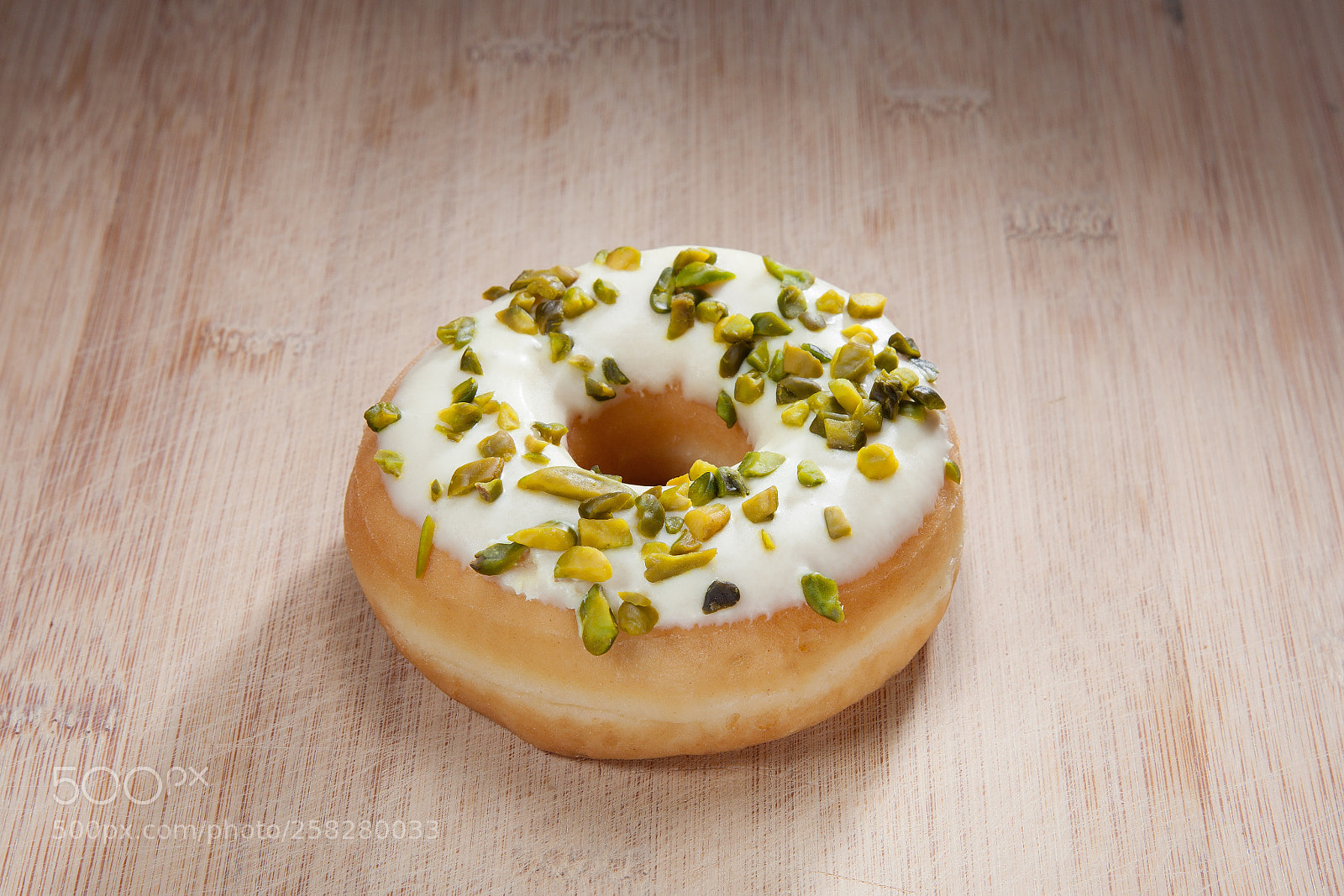 Canon EOS 5D Mark II sample photo. Single delicious donut on photography