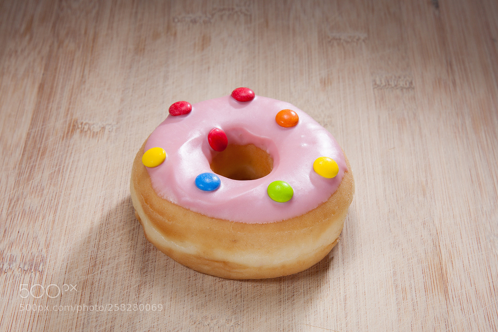 Canon EOS 5D Mark II sample photo. Single delicious donut on photography