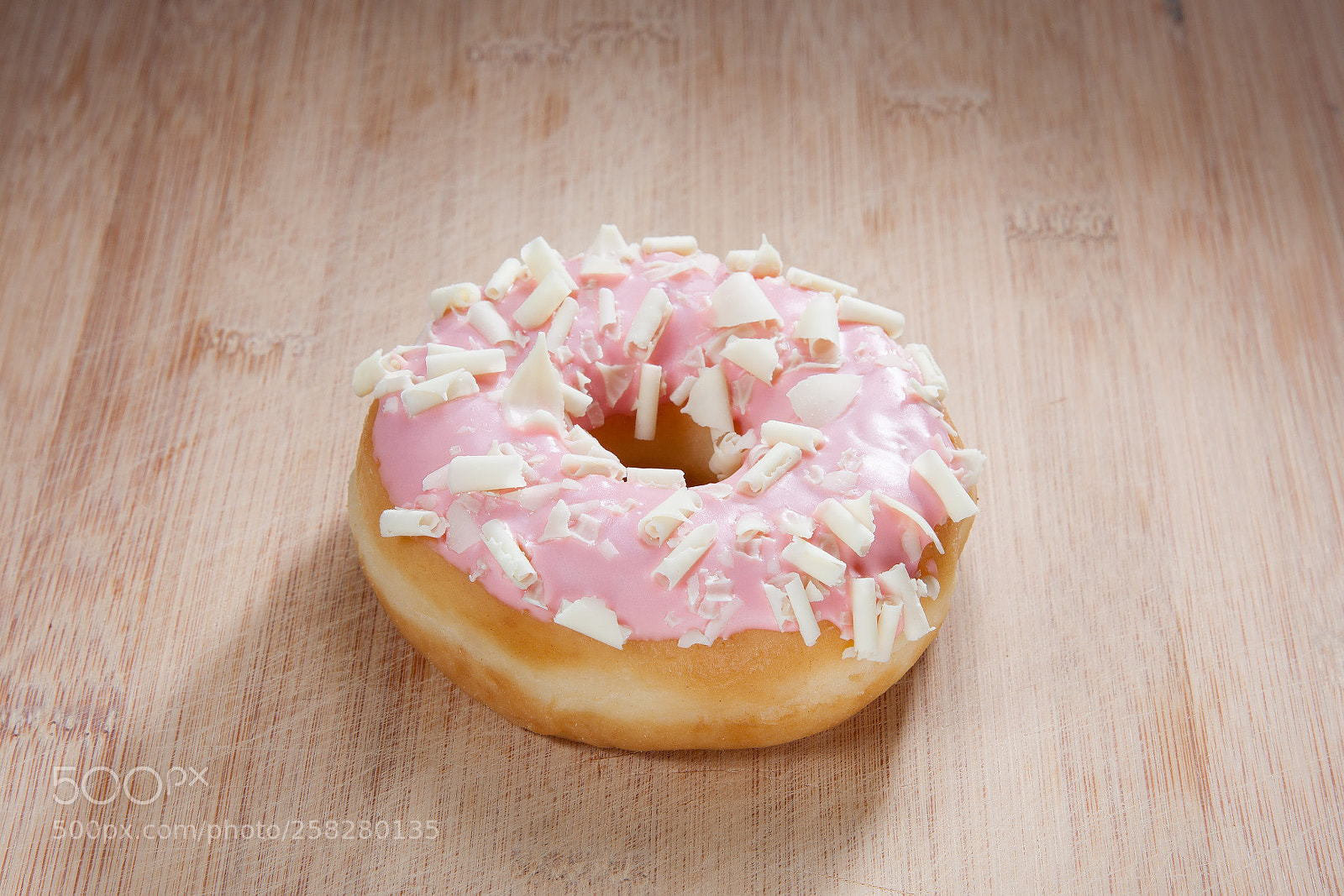 Canon EOS 5D Mark II sample photo. Single delicious donut on photography